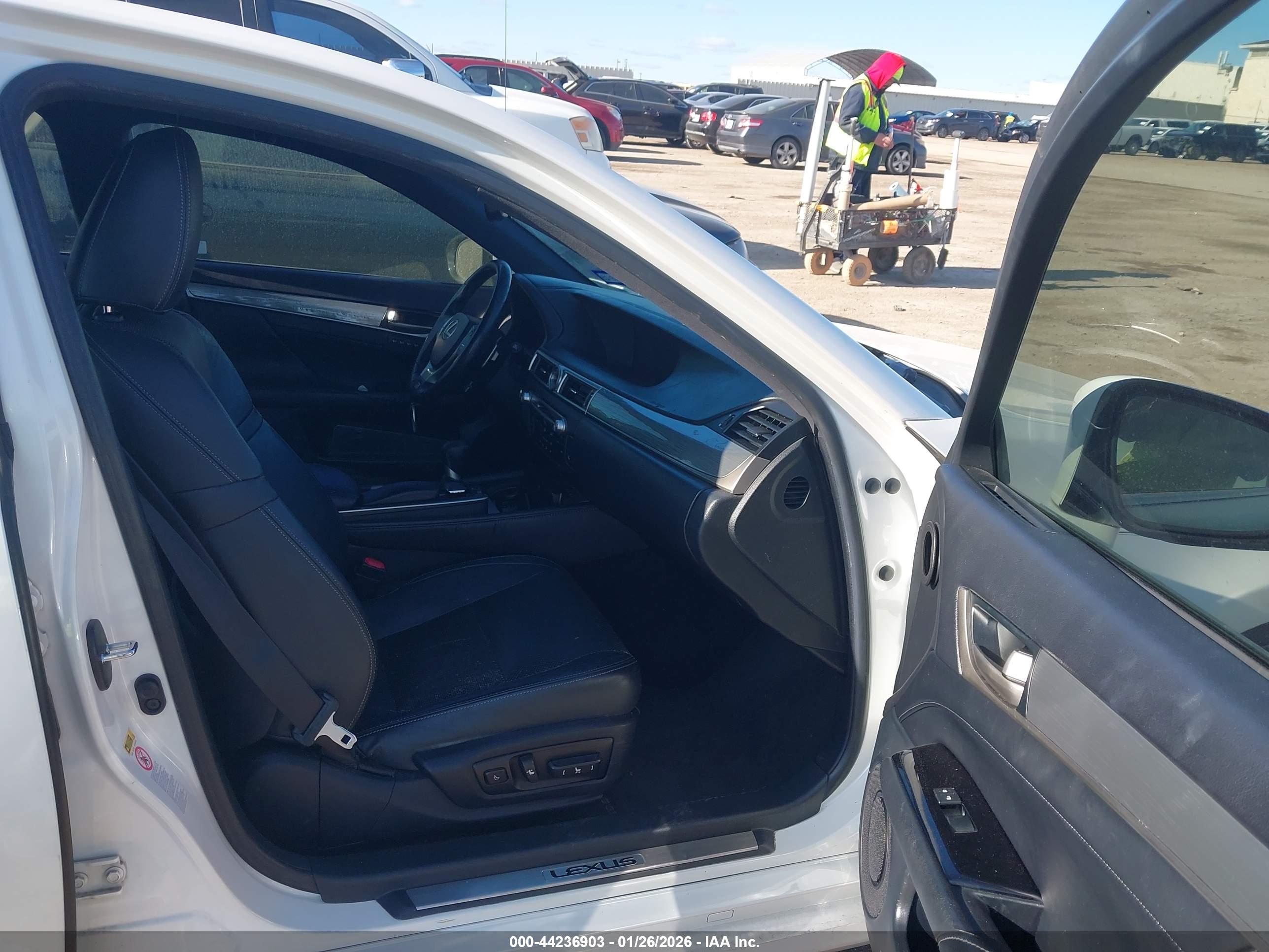 LEXUS GS image 5