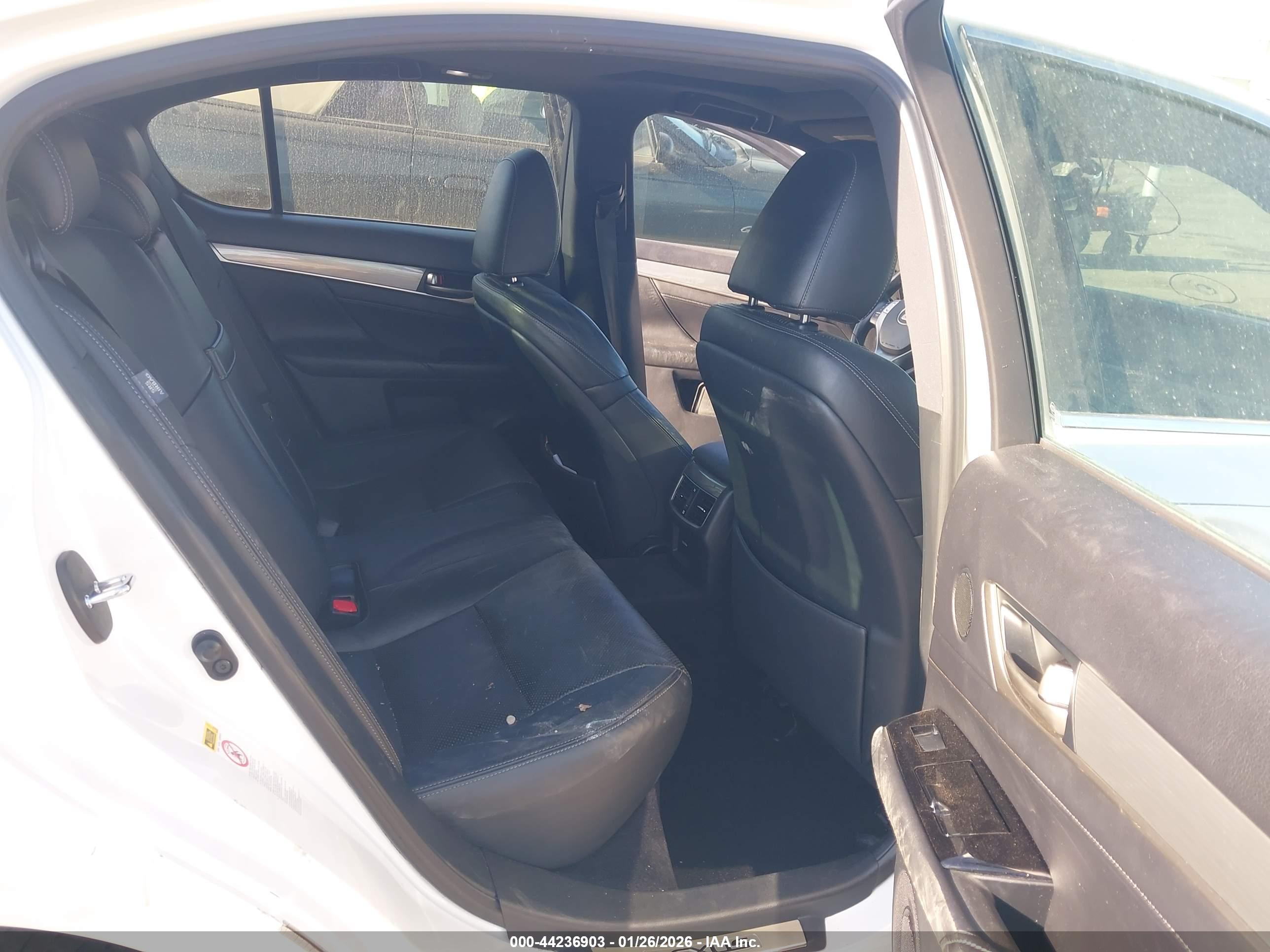 LEXUS GS image 8