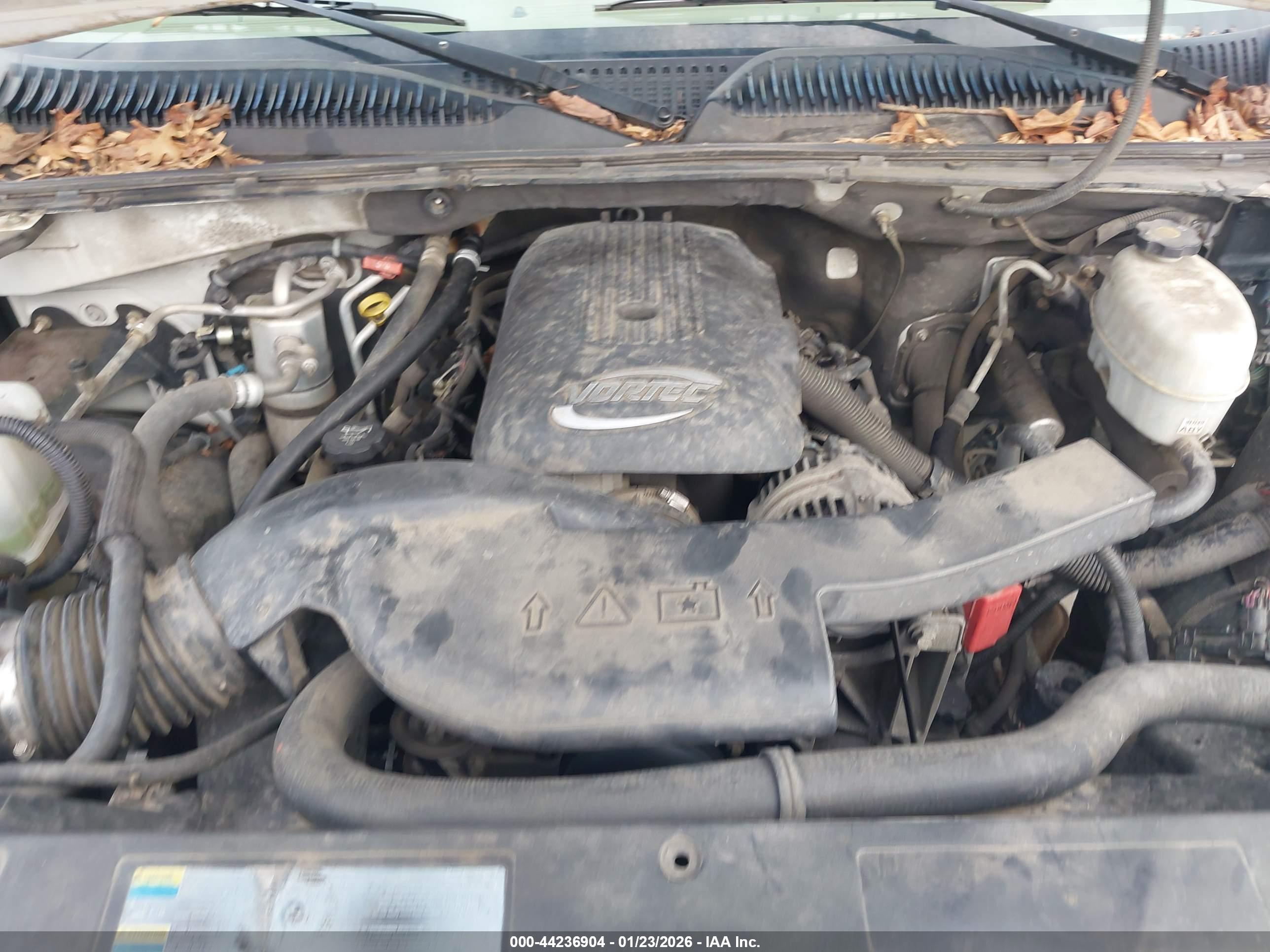 CHEVROLET TAHOE image 10