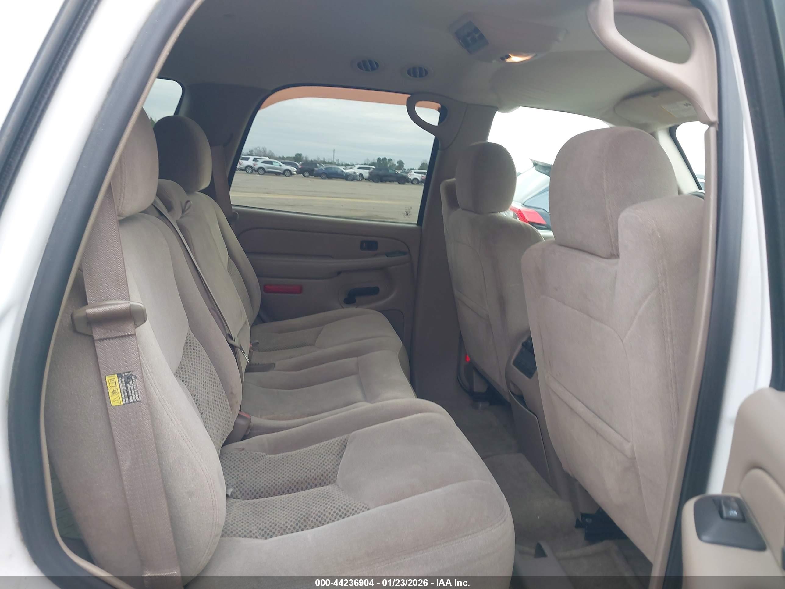 CHEVROLET TAHOE image 8