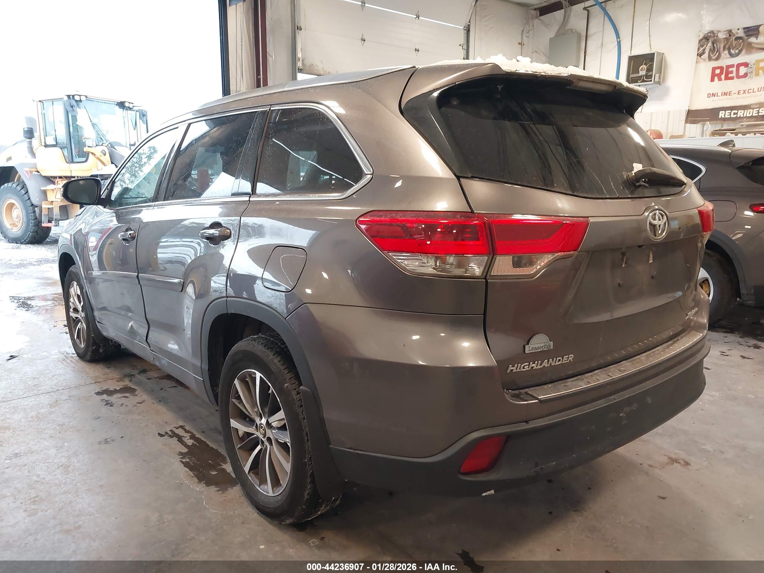 TOYOTA HIGHLANDER image 3