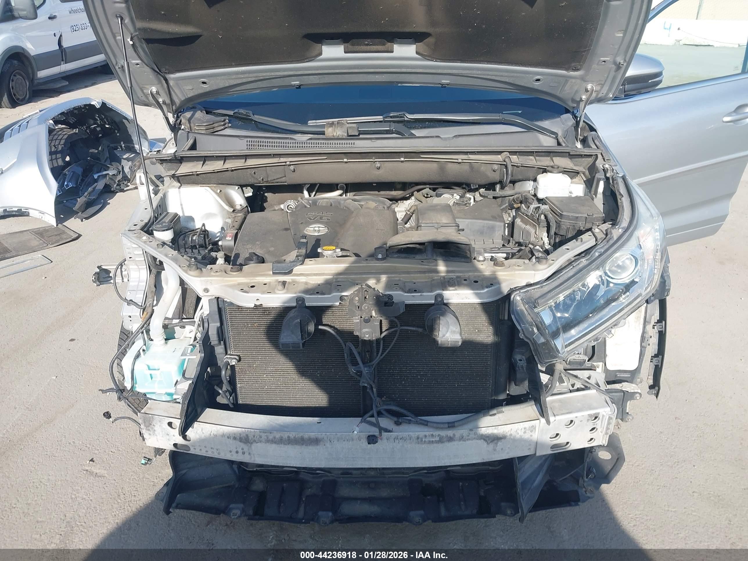TOYOTA HIGHLANDER image 10