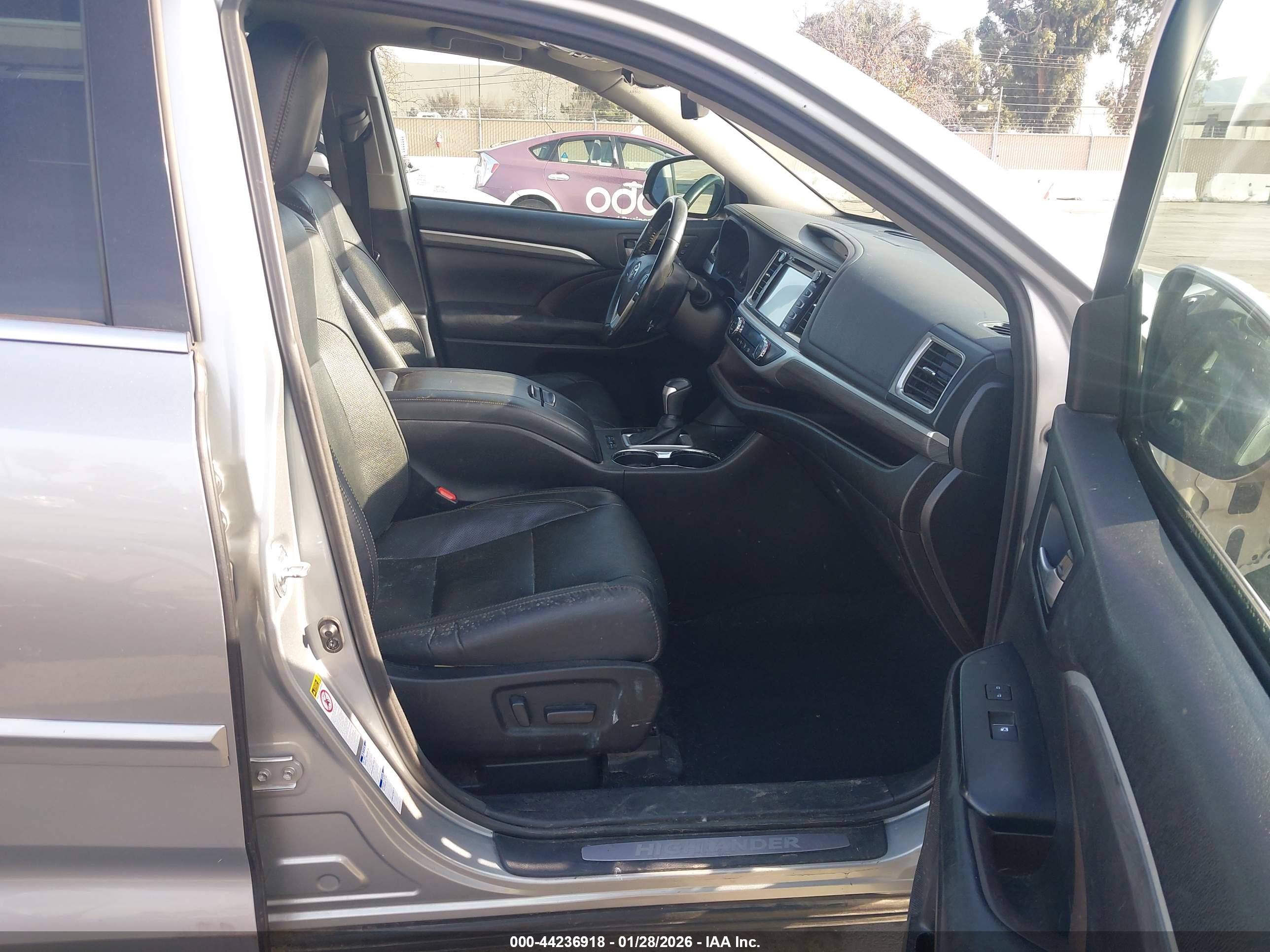 TOYOTA HIGHLANDER image 5