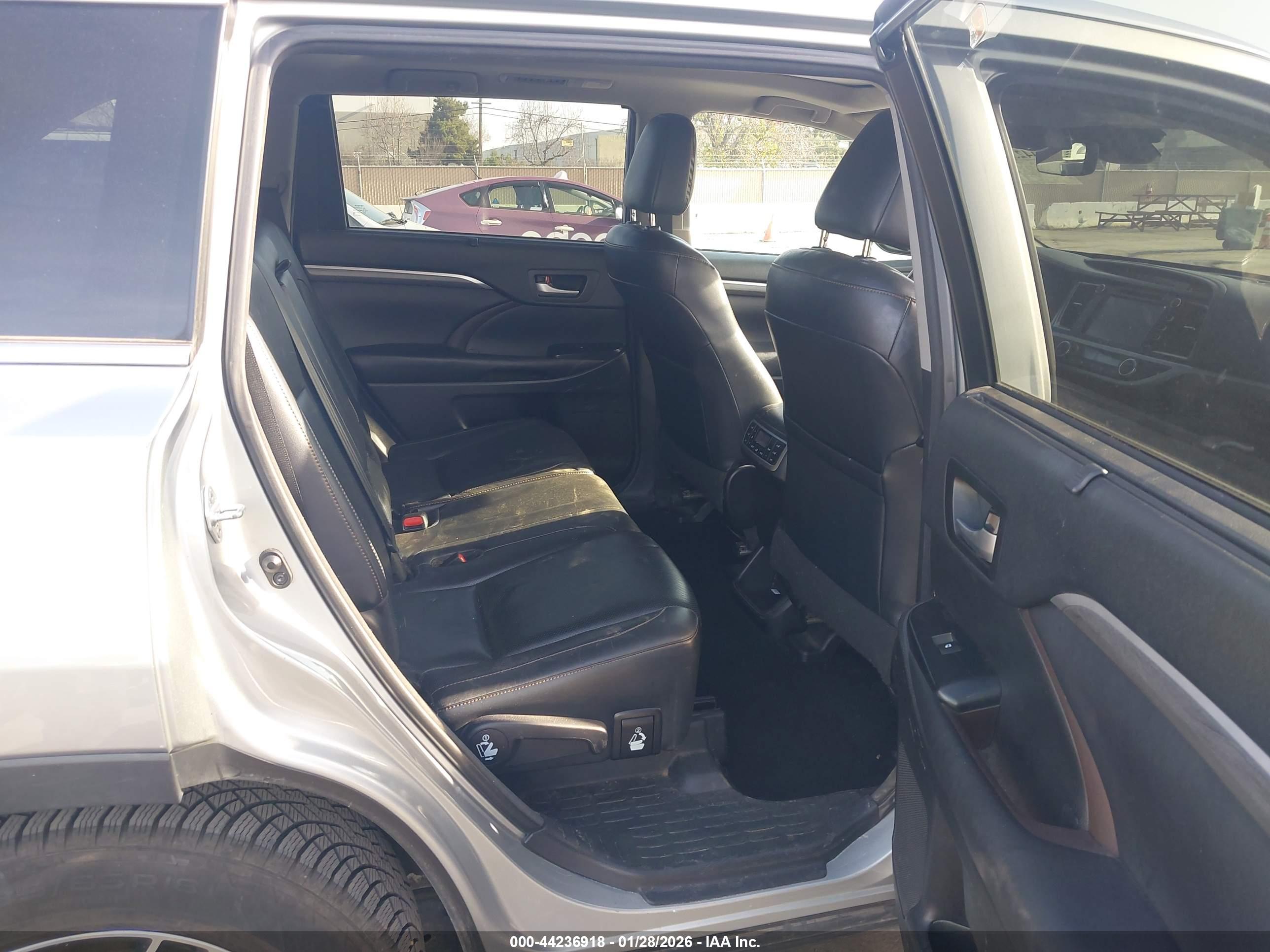 TOYOTA HIGHLANDER image 8