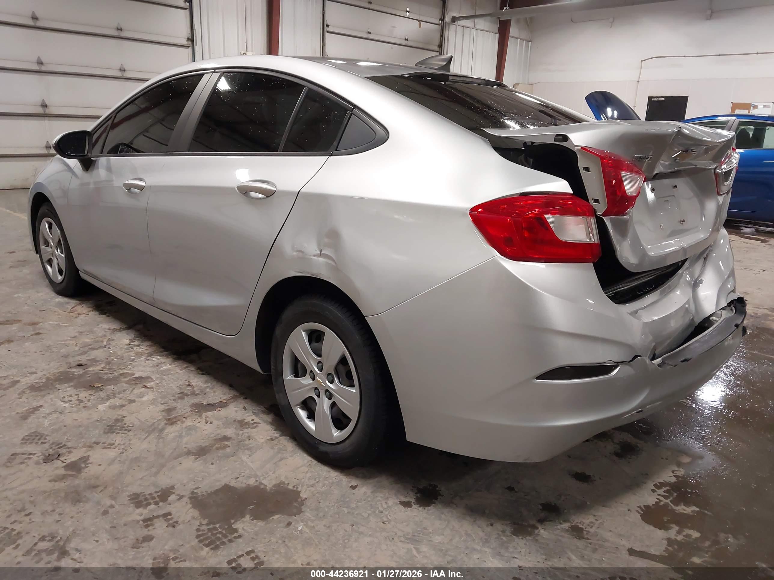 CHEVROLET CRUZE image 3