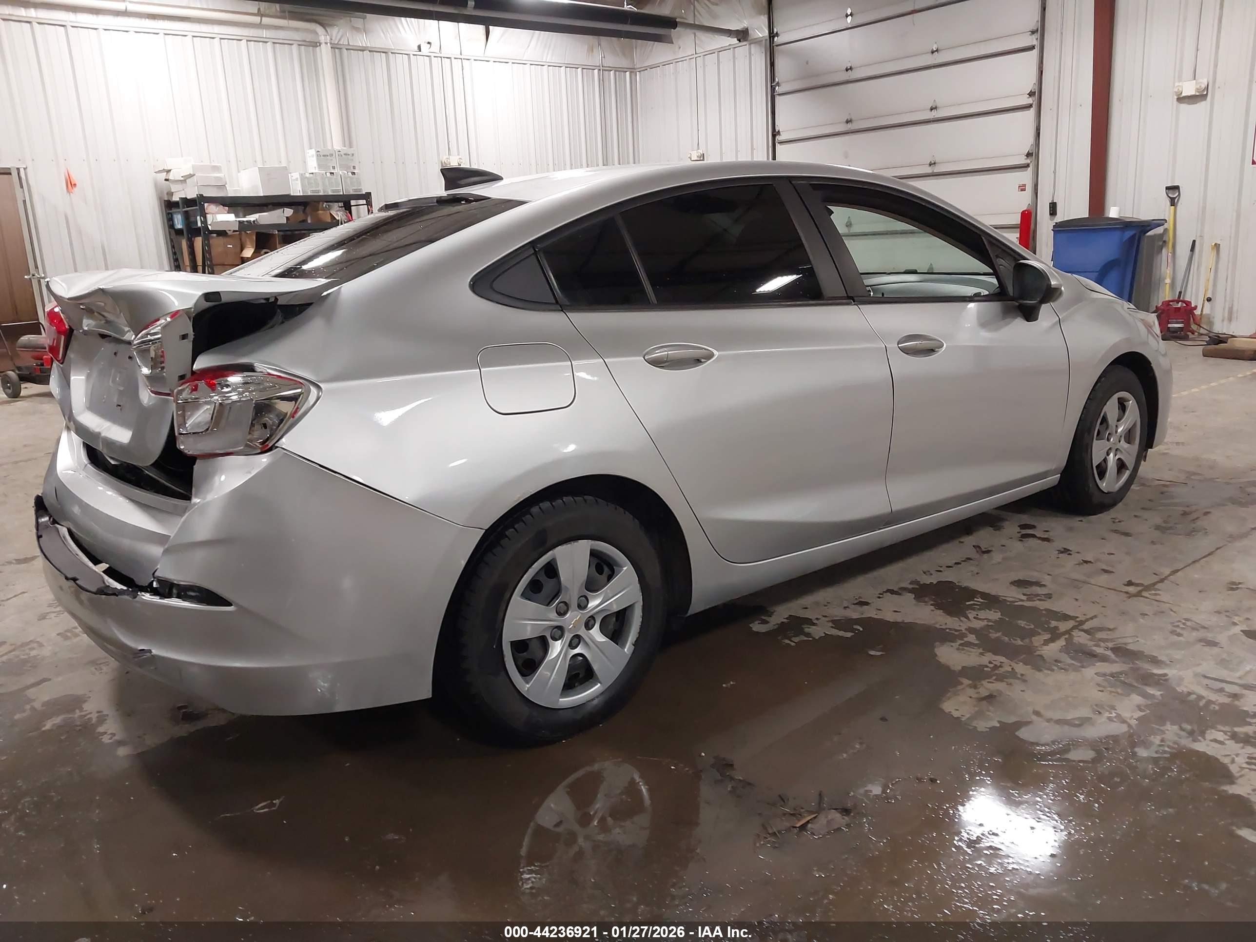 CHEVROLET CRUZE image 4