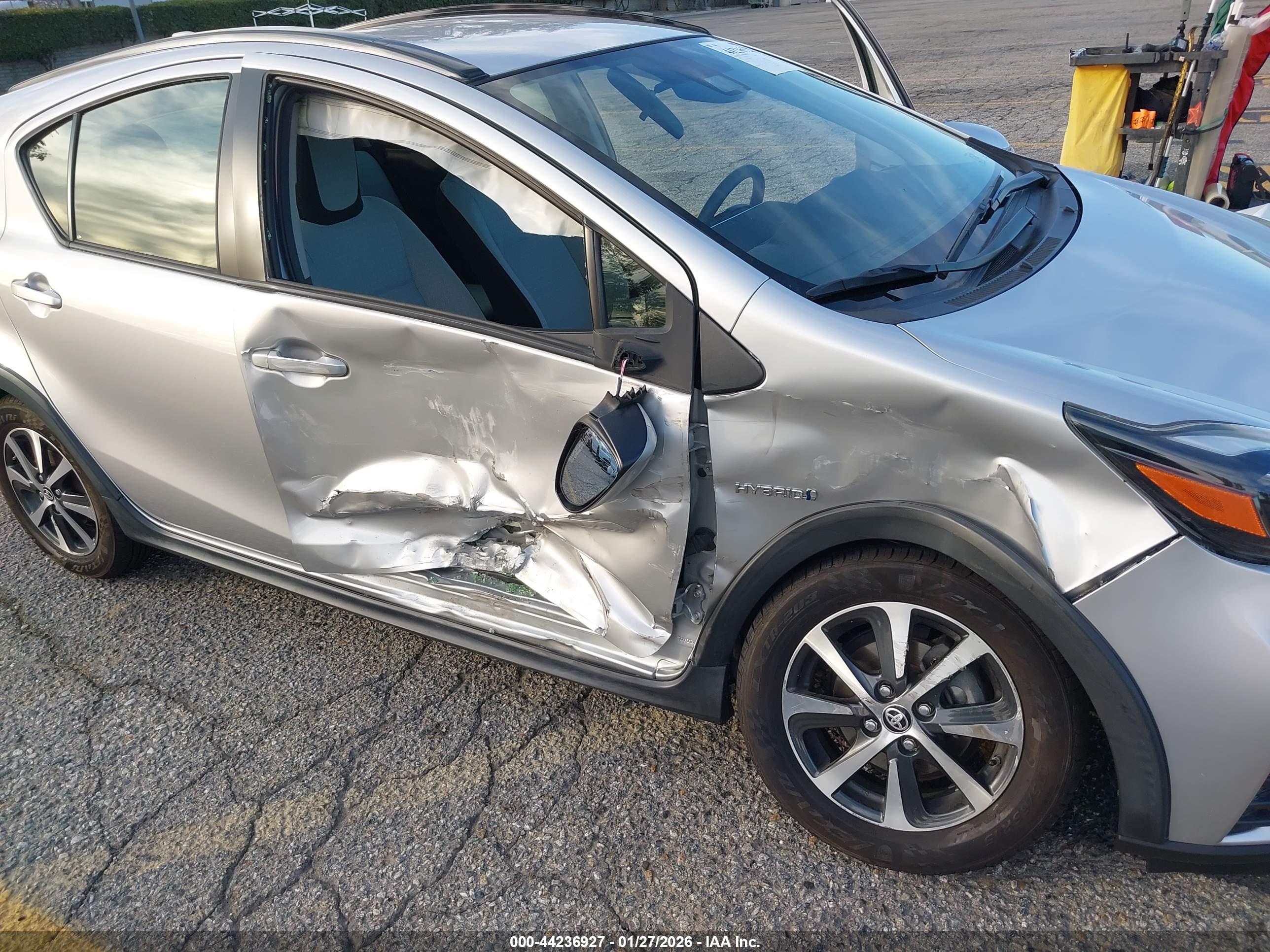 TOYOTA PRIUS image 6