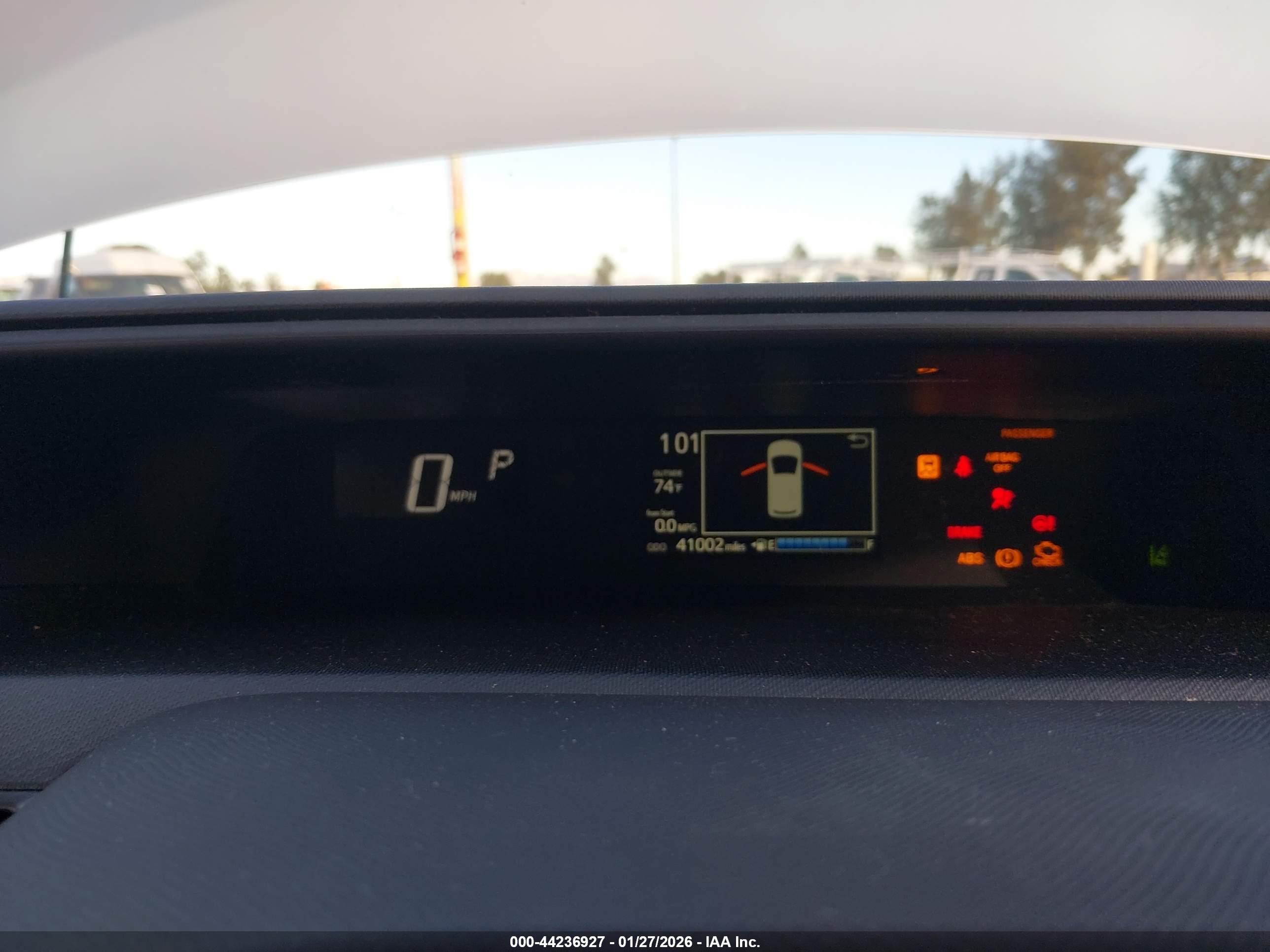 TOYOTA PRIUS image 7