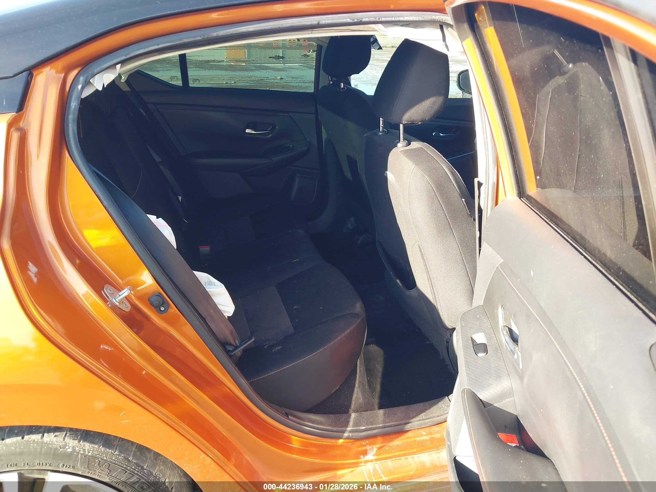 NISSAN SENTRA image 8