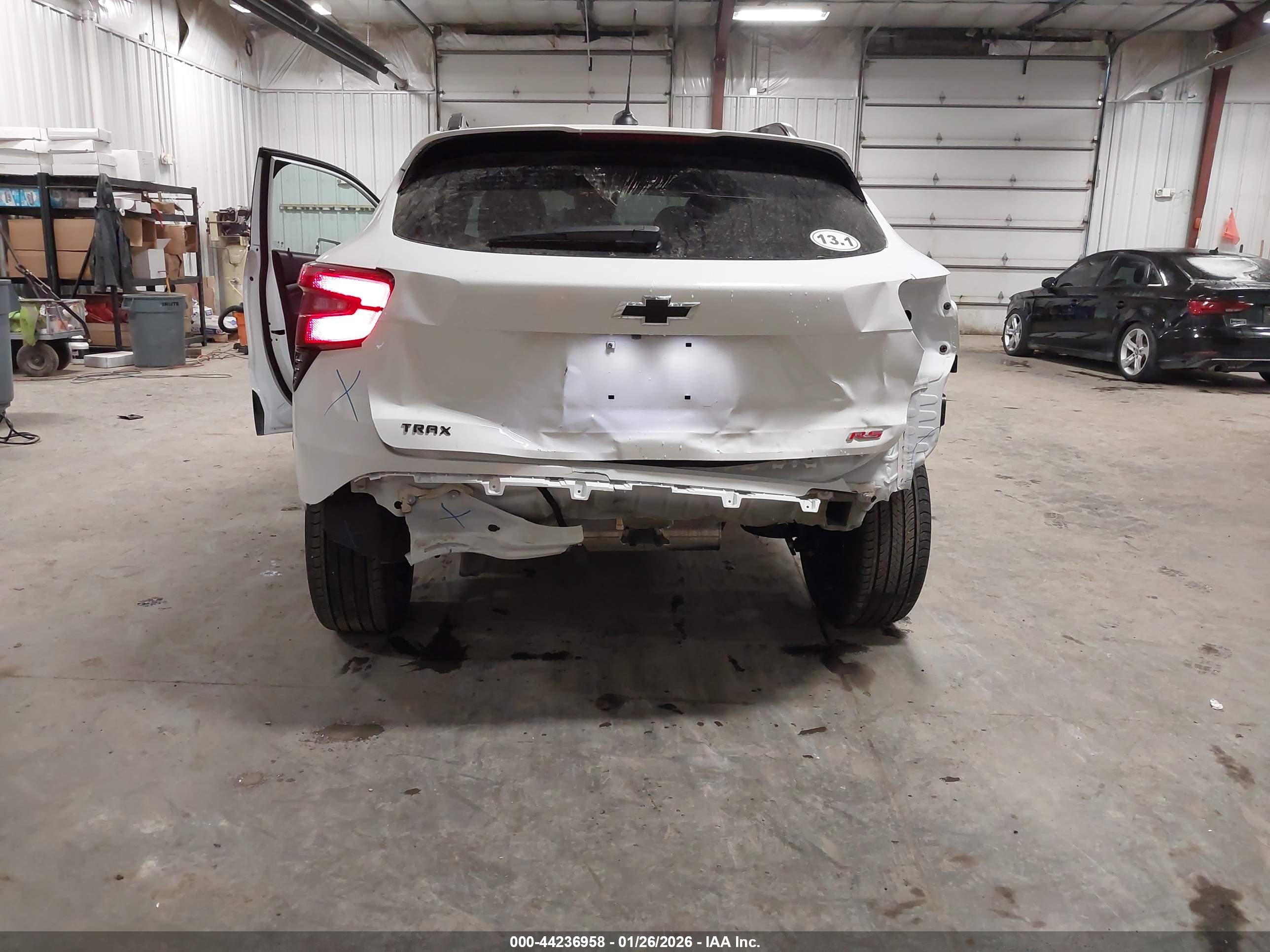 CHEVROLET TRAX image 6
