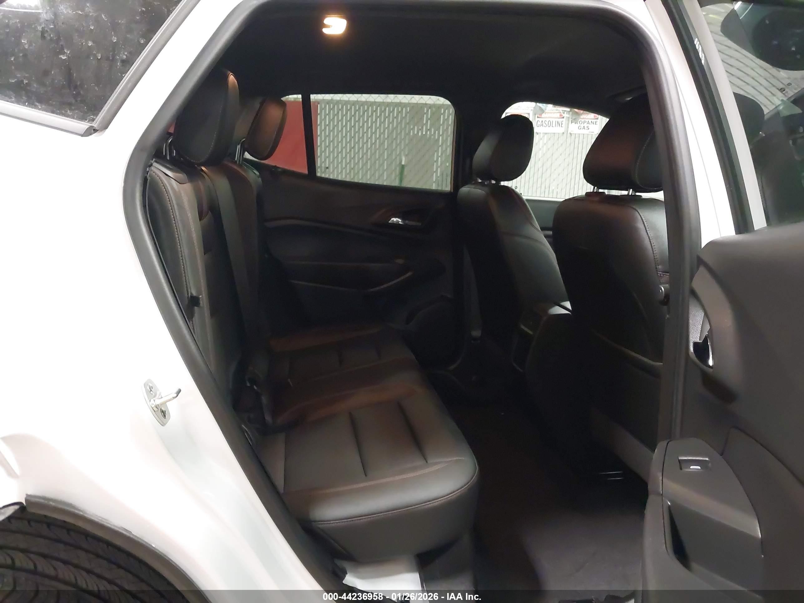 CHEVROLET TRAX image 8