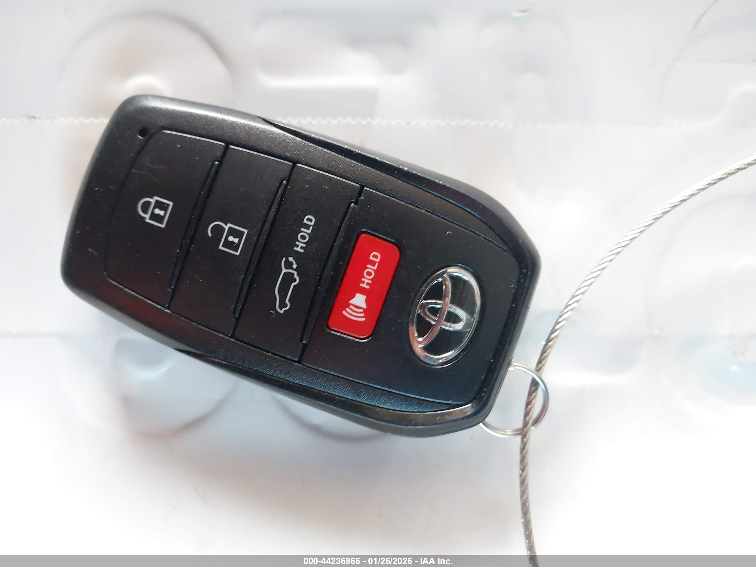 TOYOTA COROLLA image 11