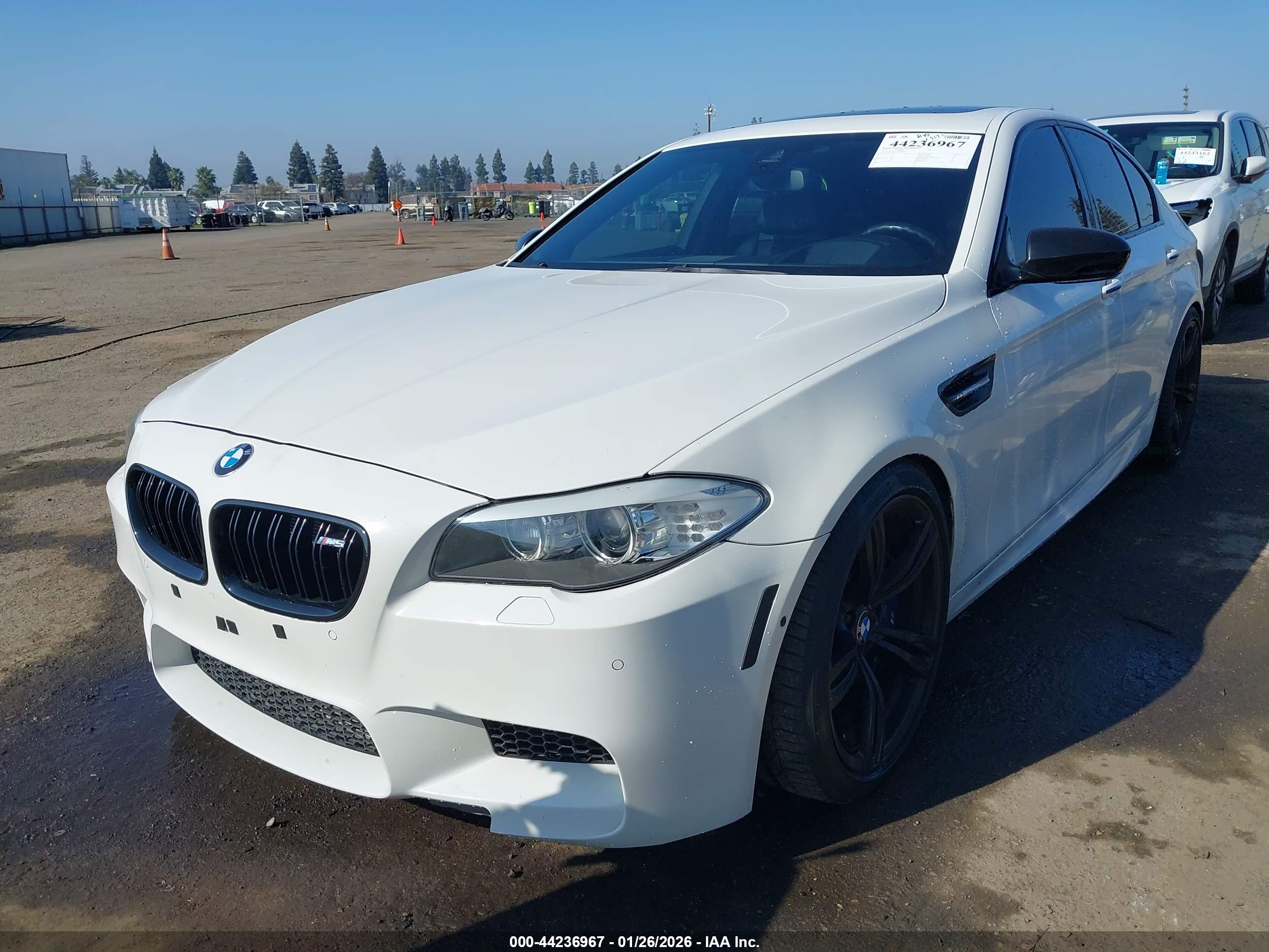BMW M5 image 2