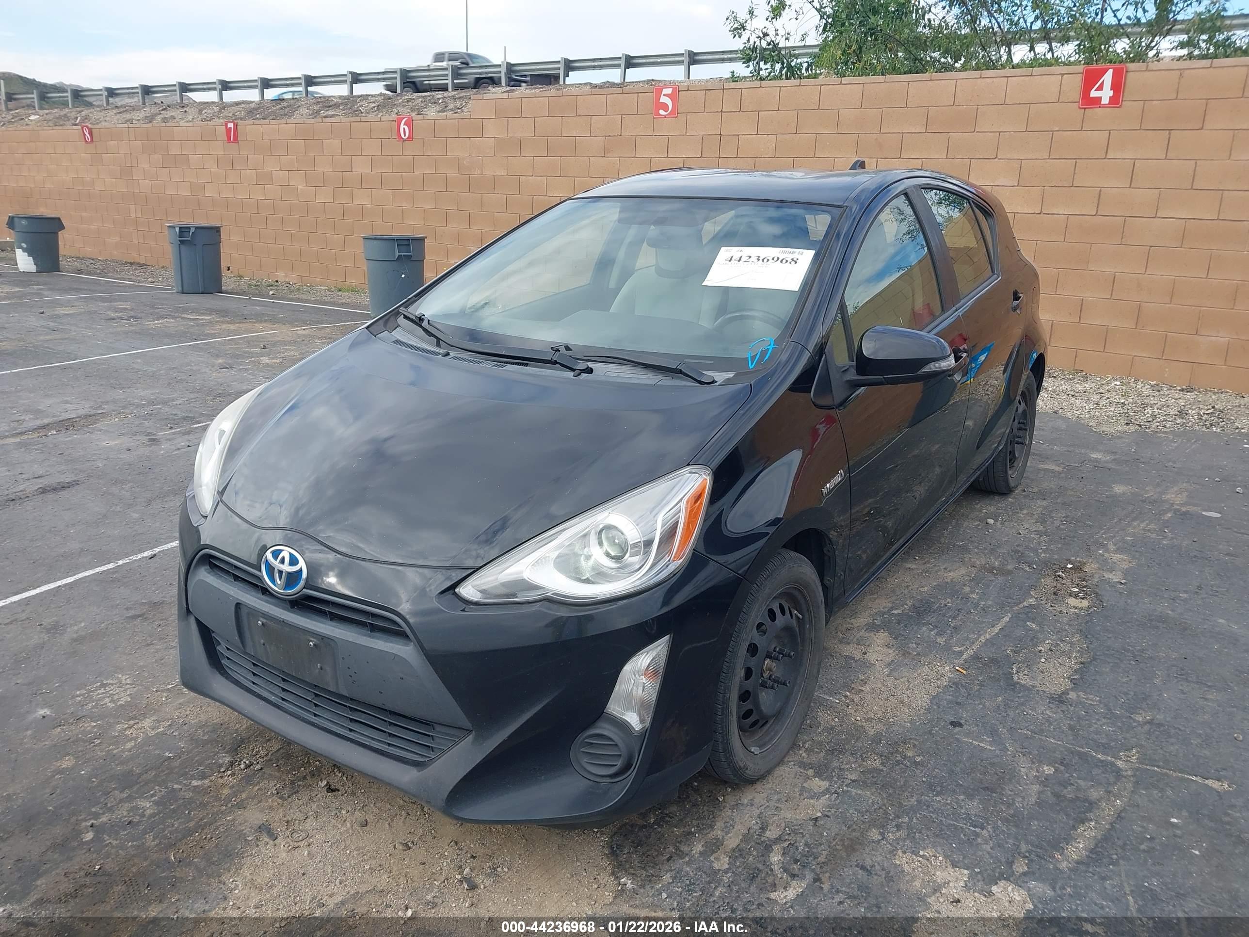 TOYOTA PRIUS image 2