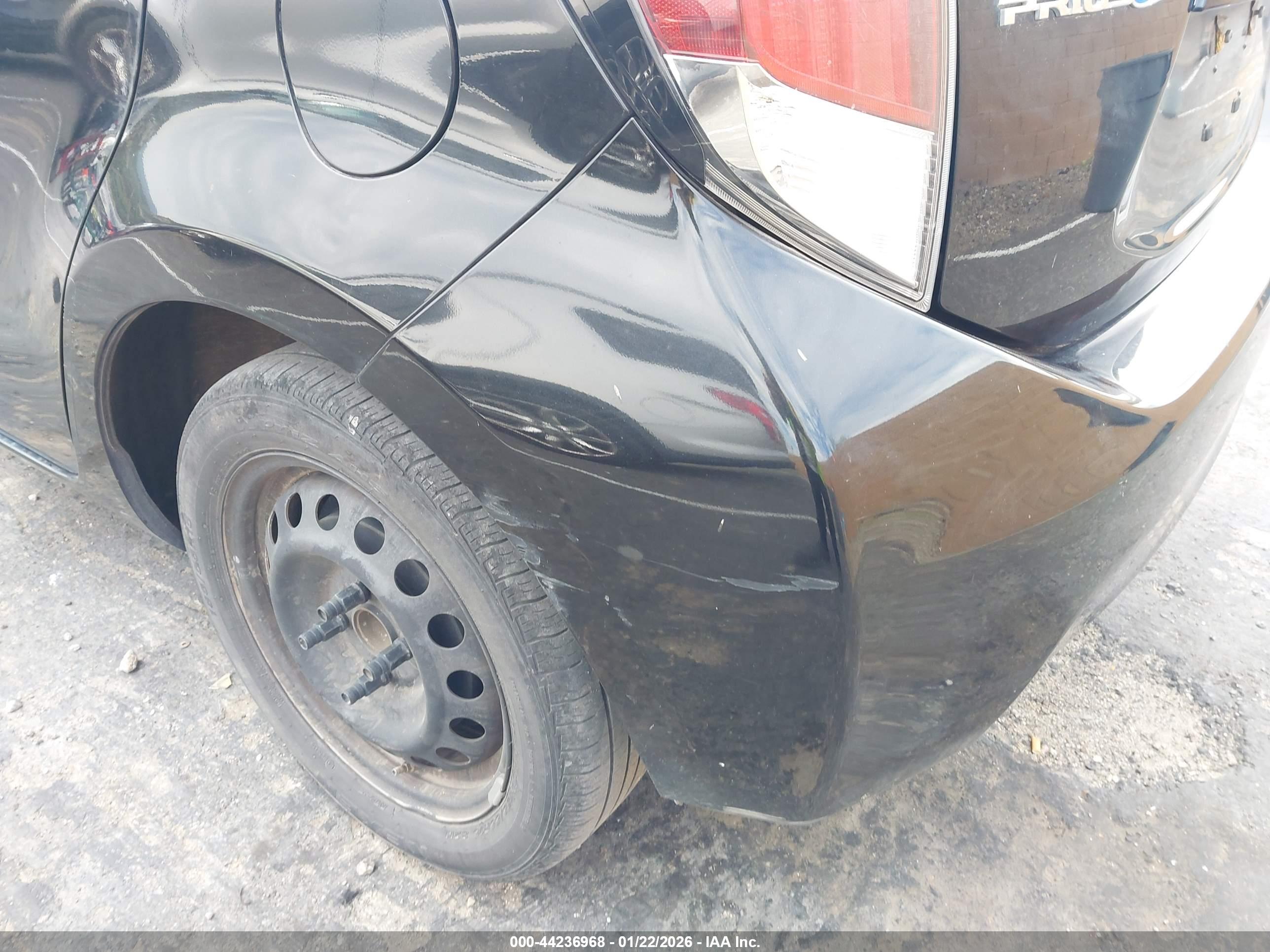 TOYOTA PRIUS image 6