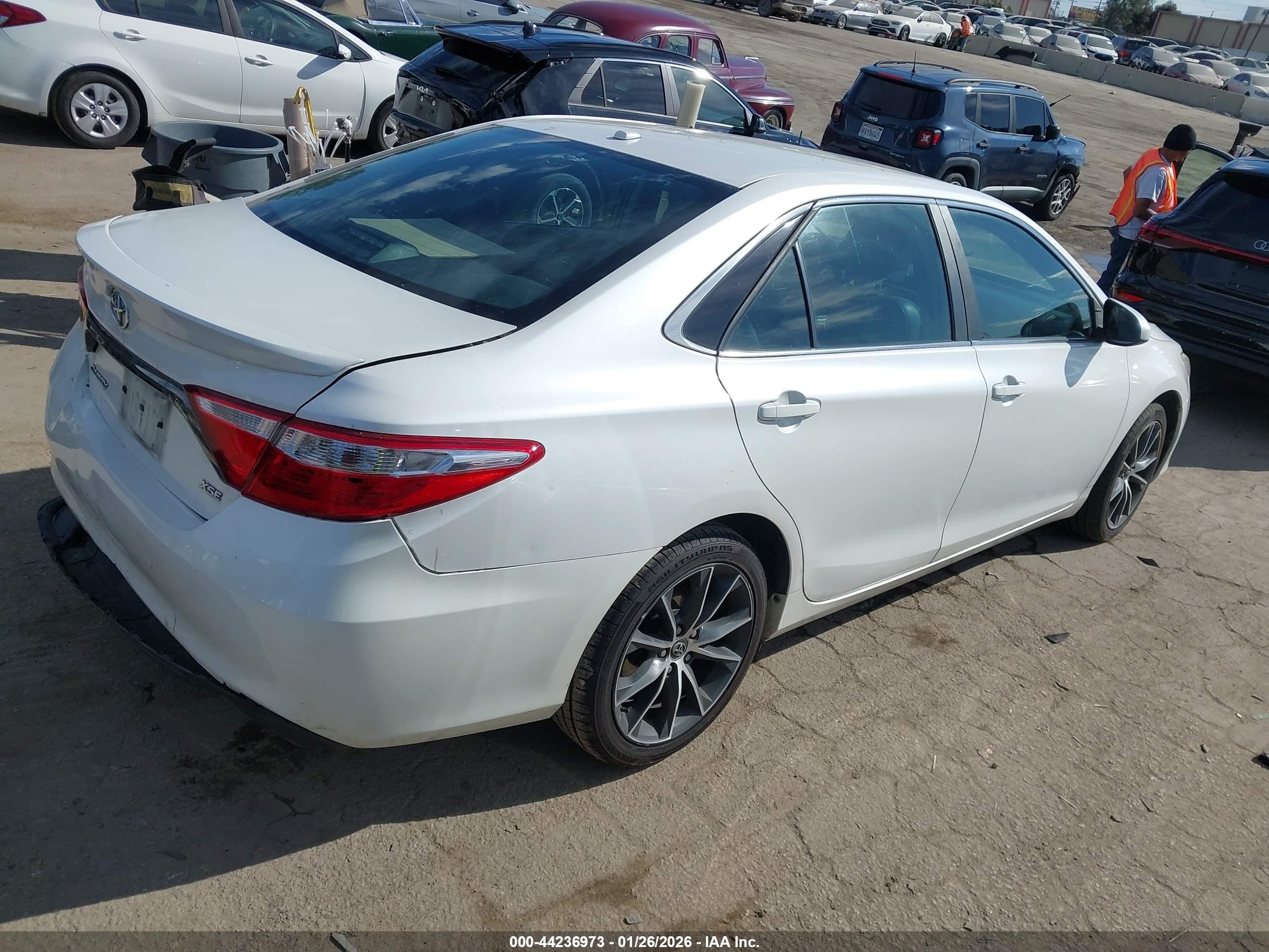 TOYOTA CAMRY image 4