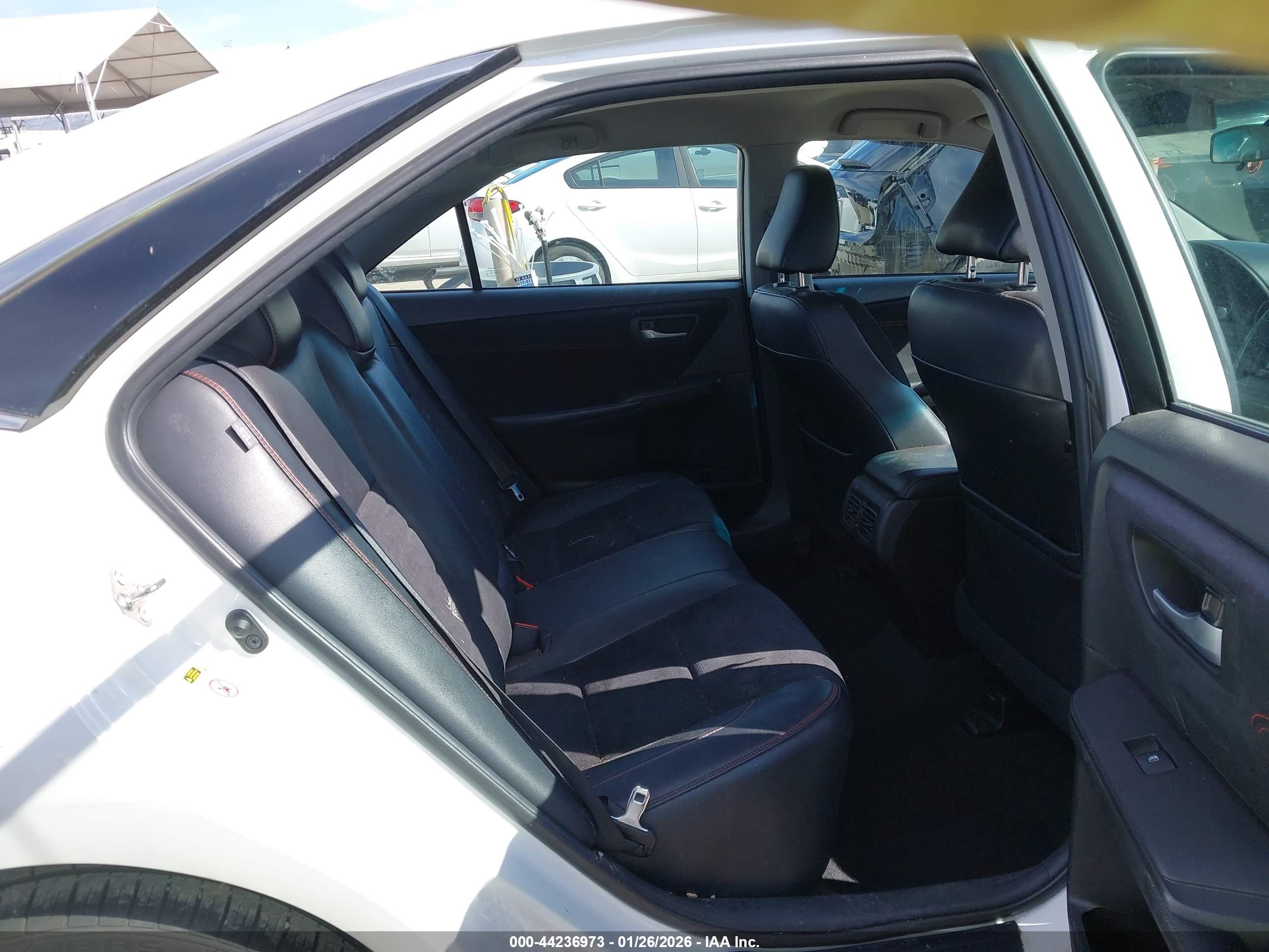 TOYOTA CAMRY image 8