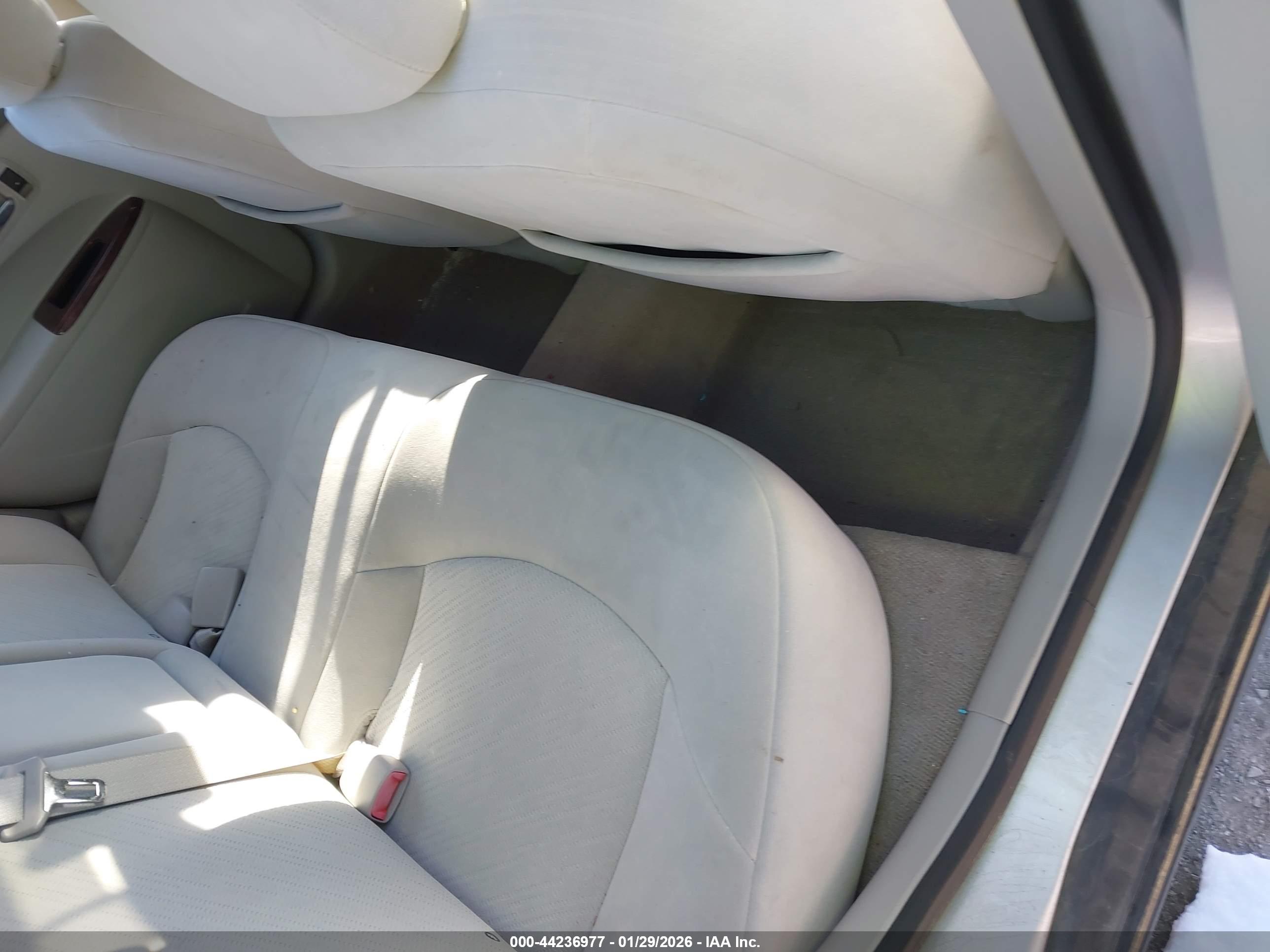 BUICK LACROSSE image 8
