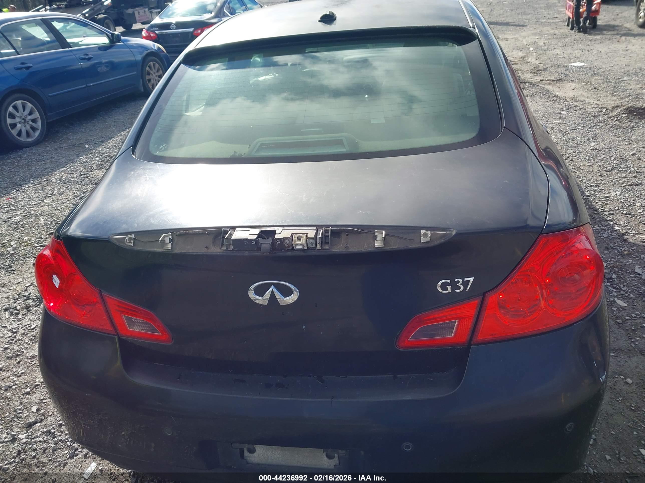 INFINITI G37 image 6