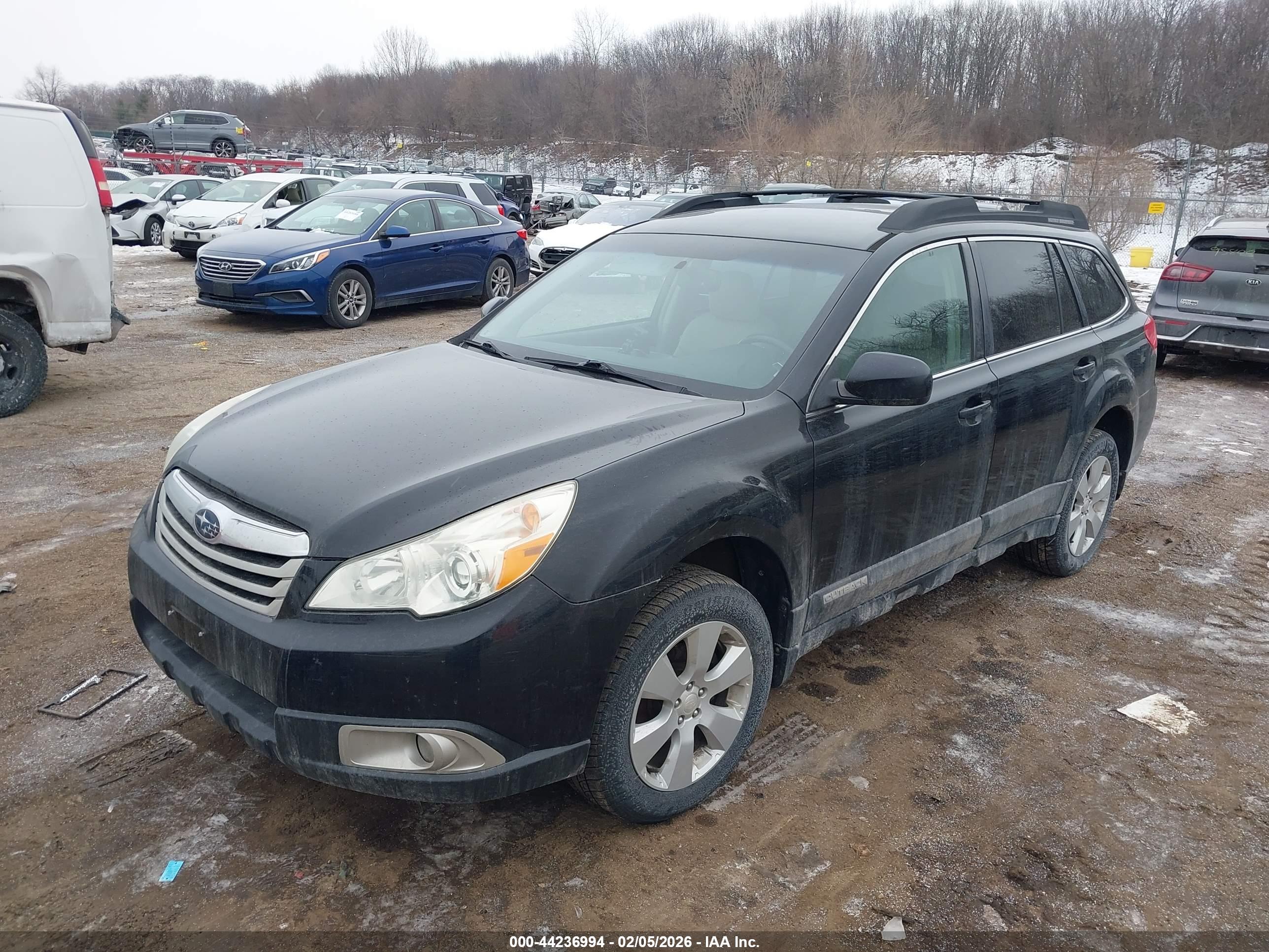 SUBARU OUTBACK image 2