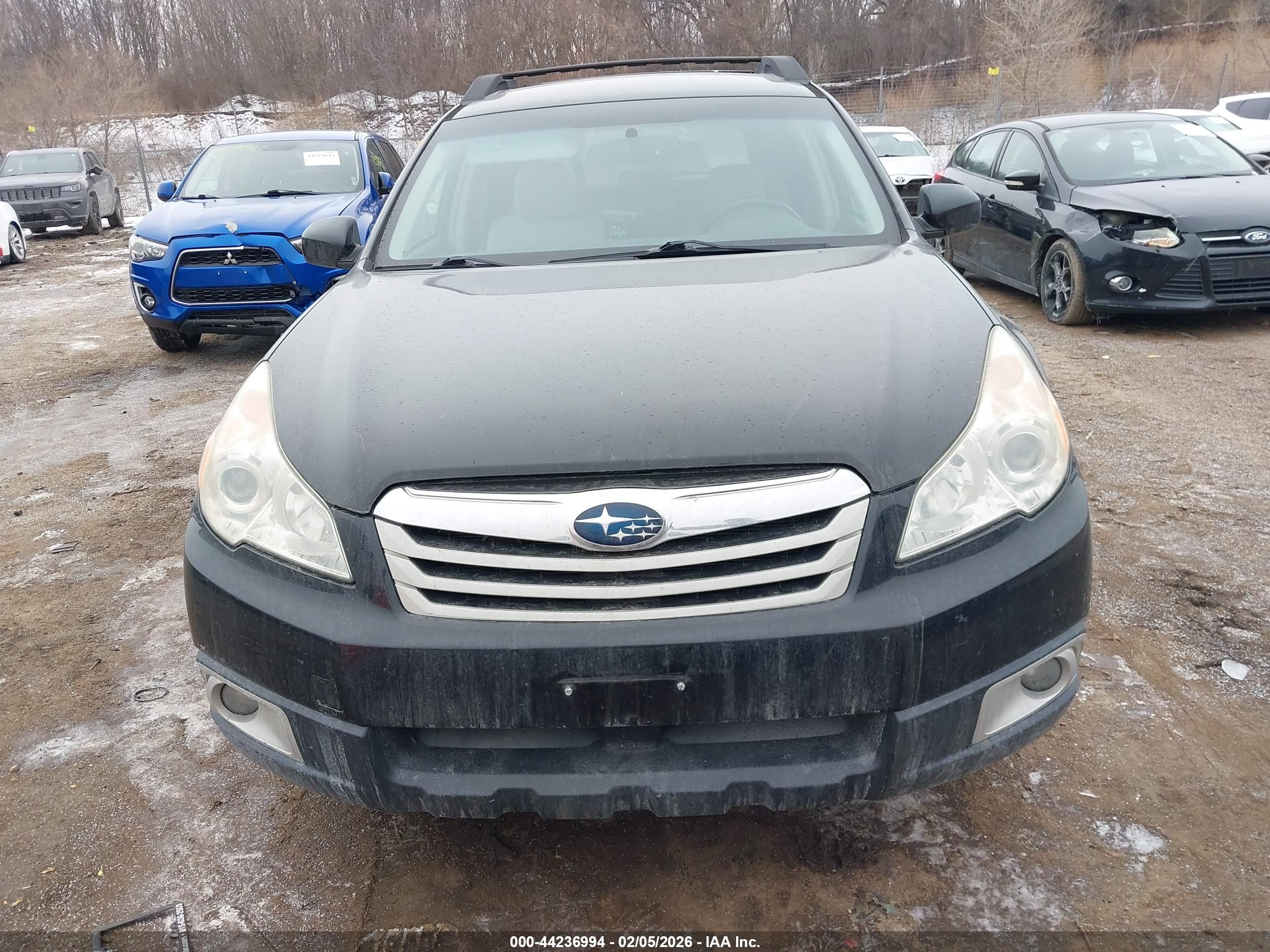 SUBARU OUTBACK image 6