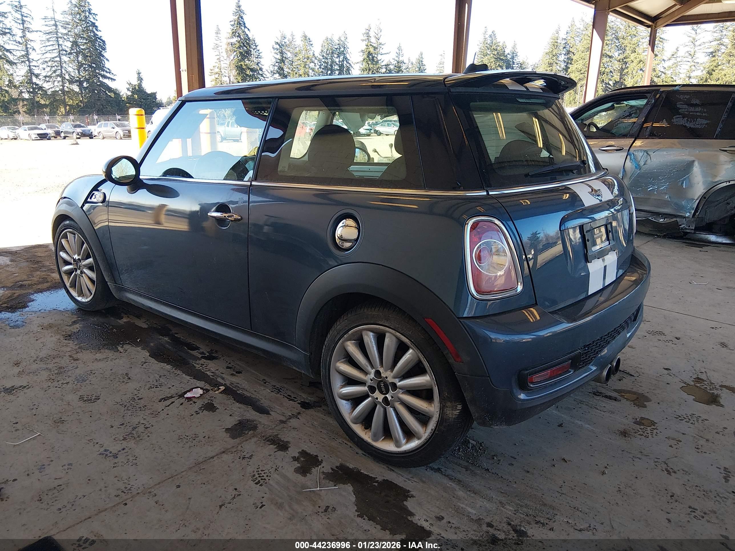 MINI COOPER image 3