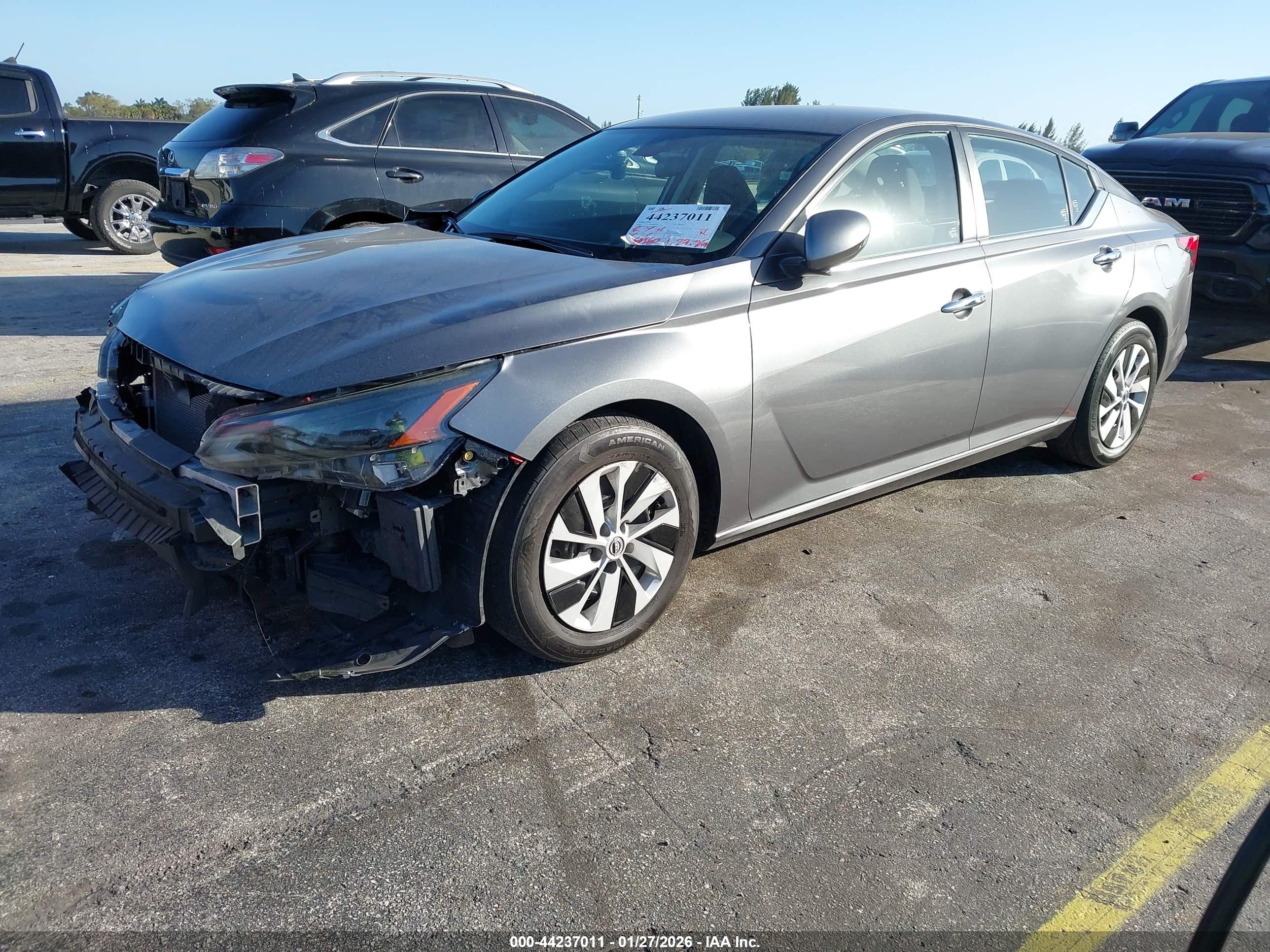 NISSAN ALTIMA image 2