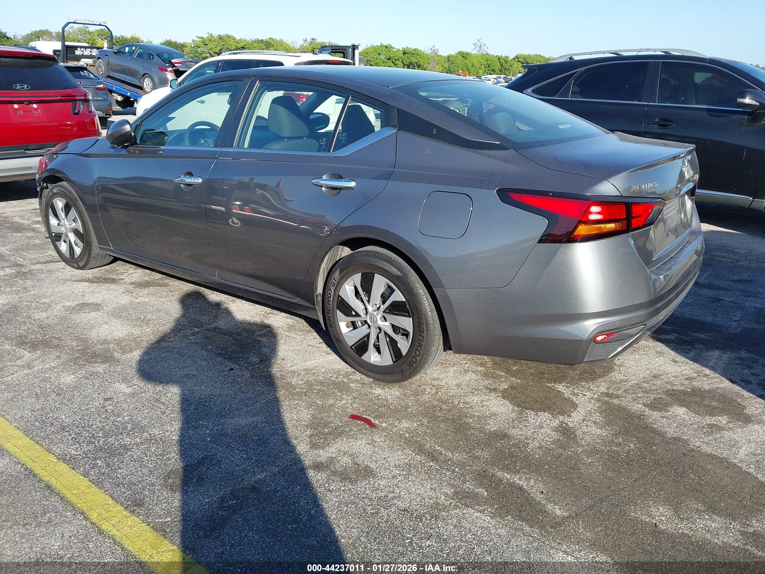 NISSAN ALTIMA image 3
