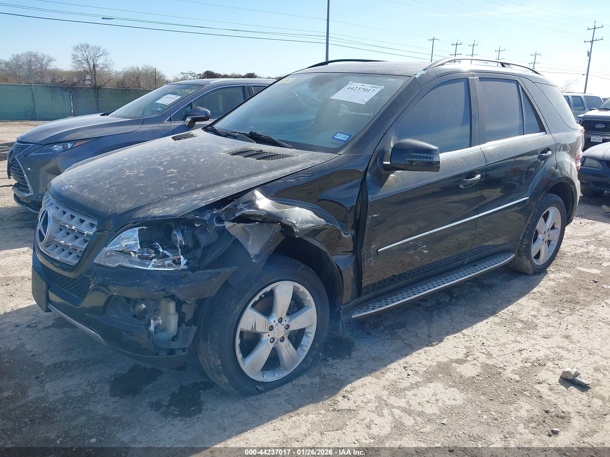 MERCEDES-BENZ ML image 2