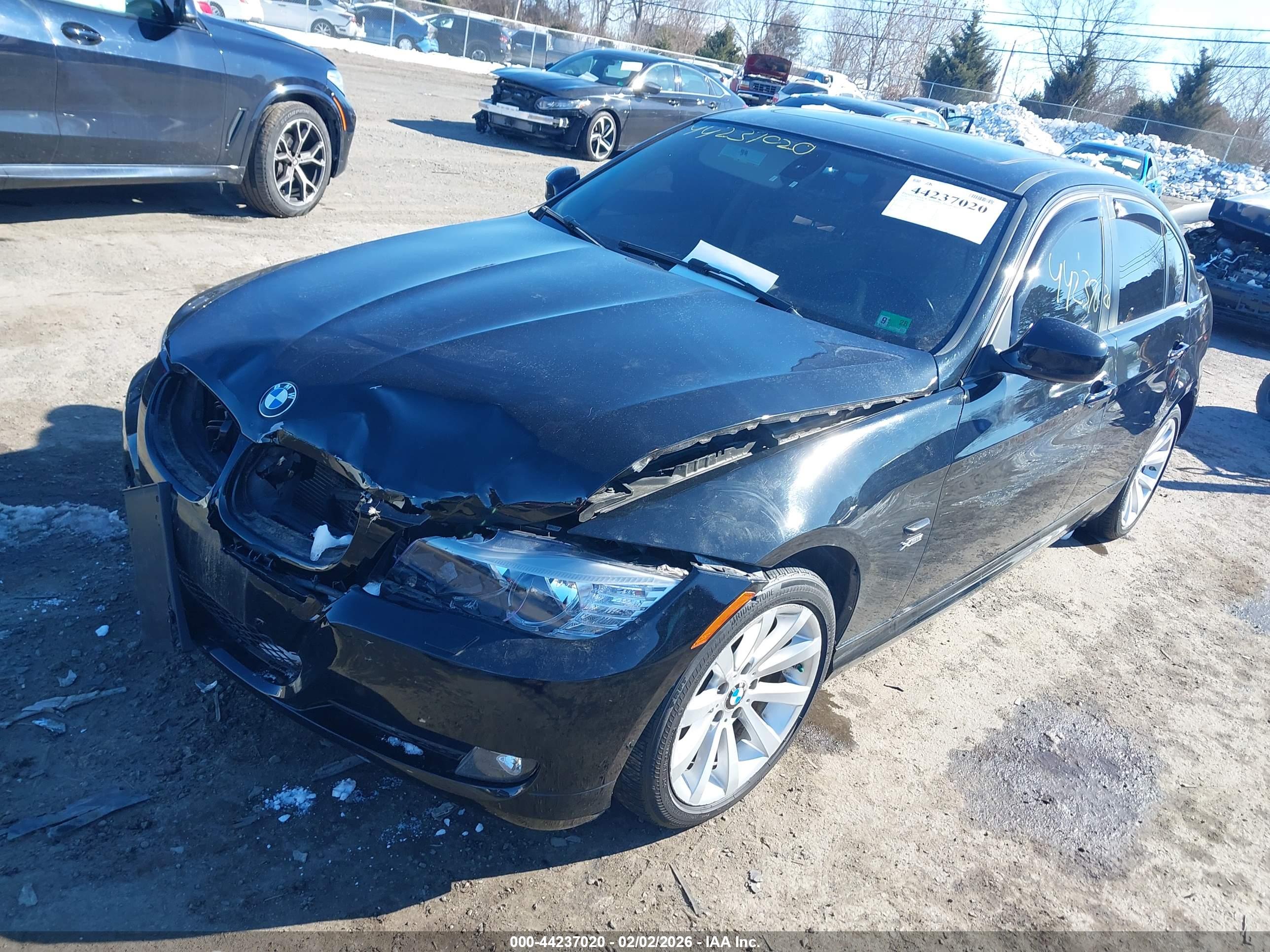 BMW 328I image 2
