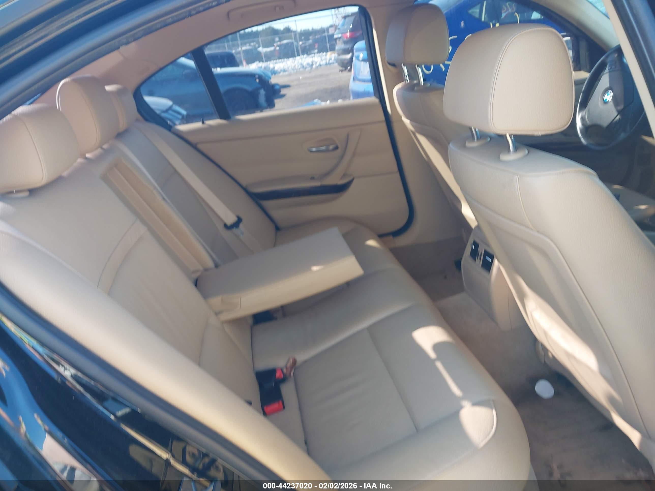 BMW 328I image 8