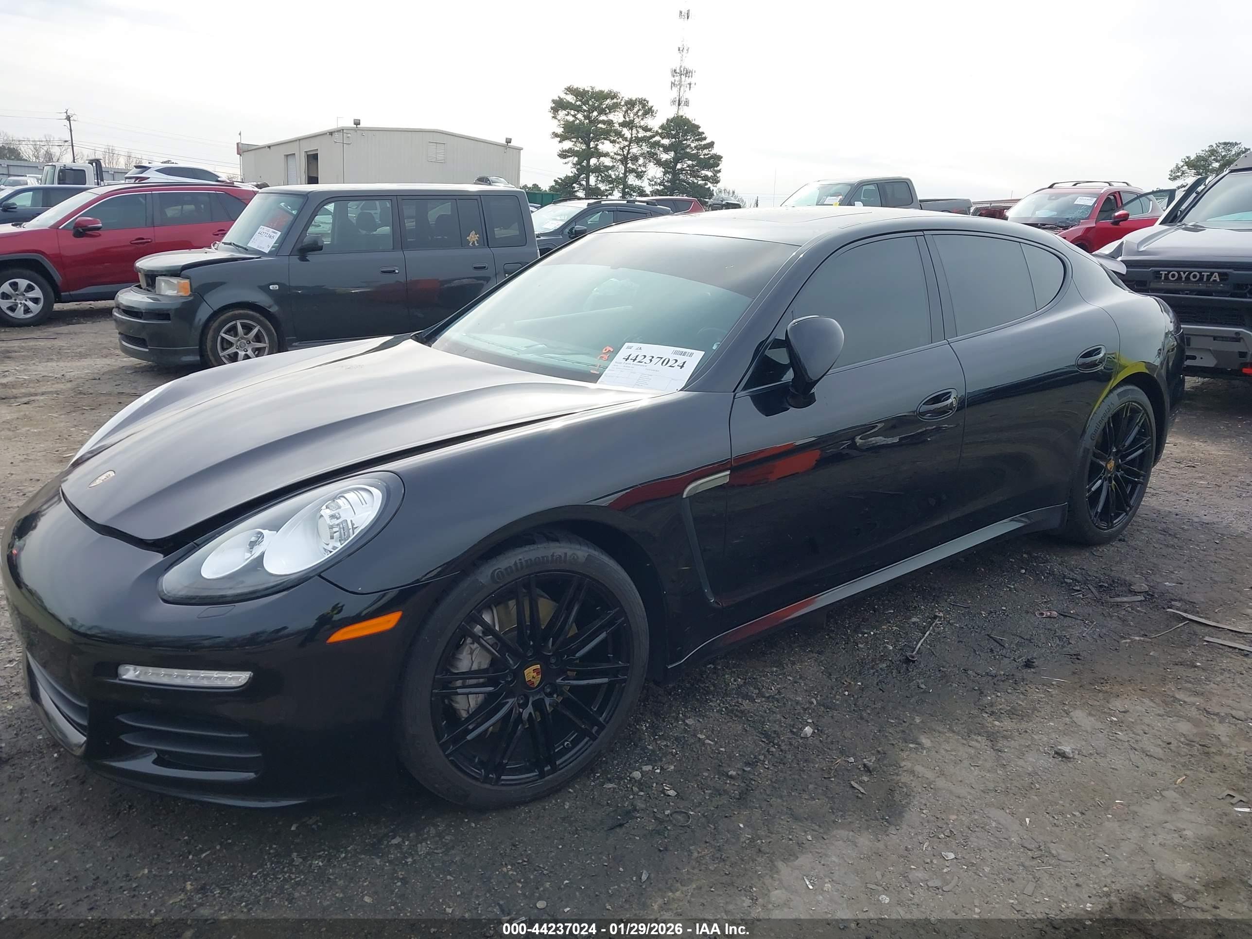 PORSCHE PANAMERA image 2