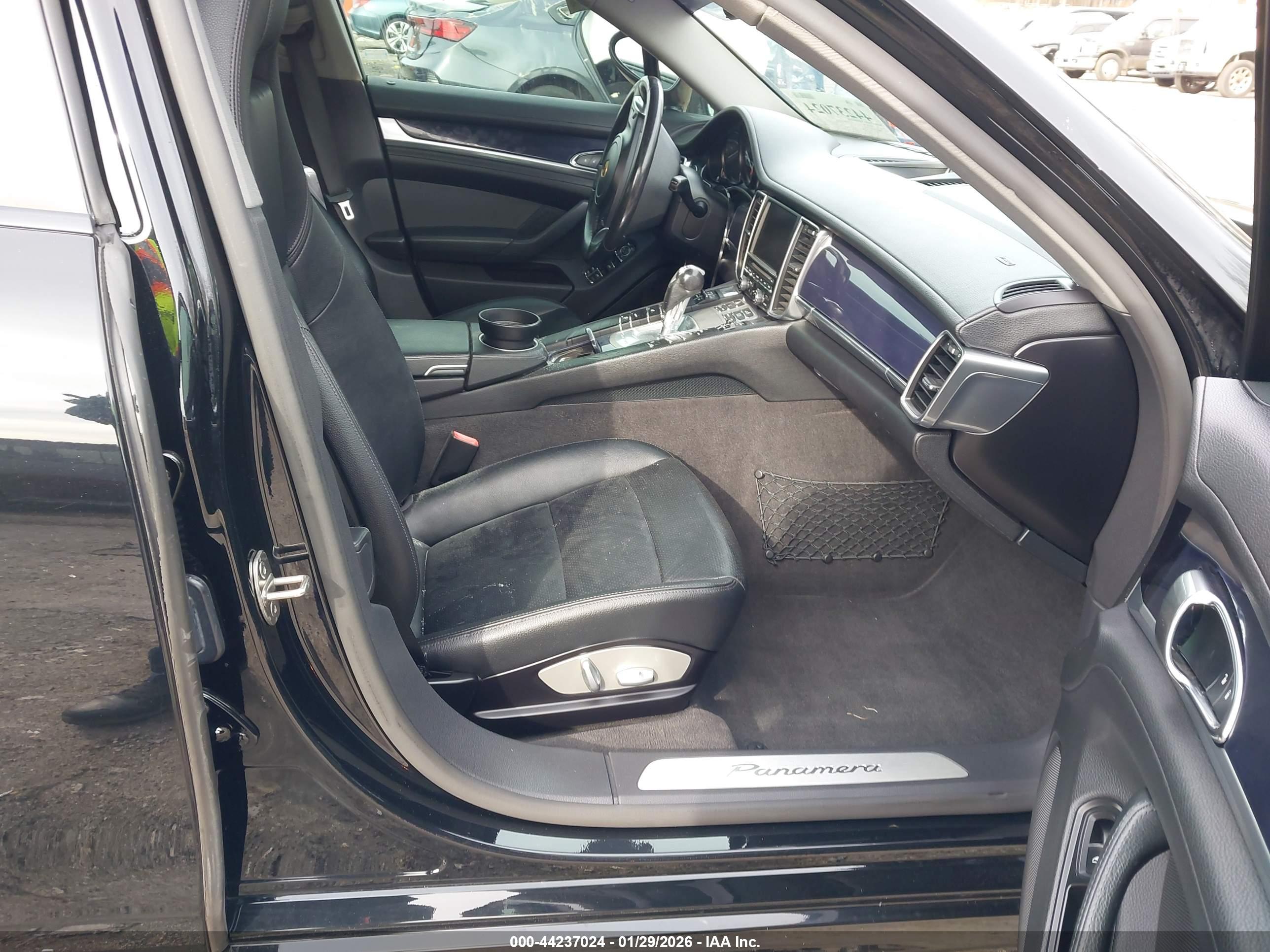 PORSCHE PANAMERA image 5