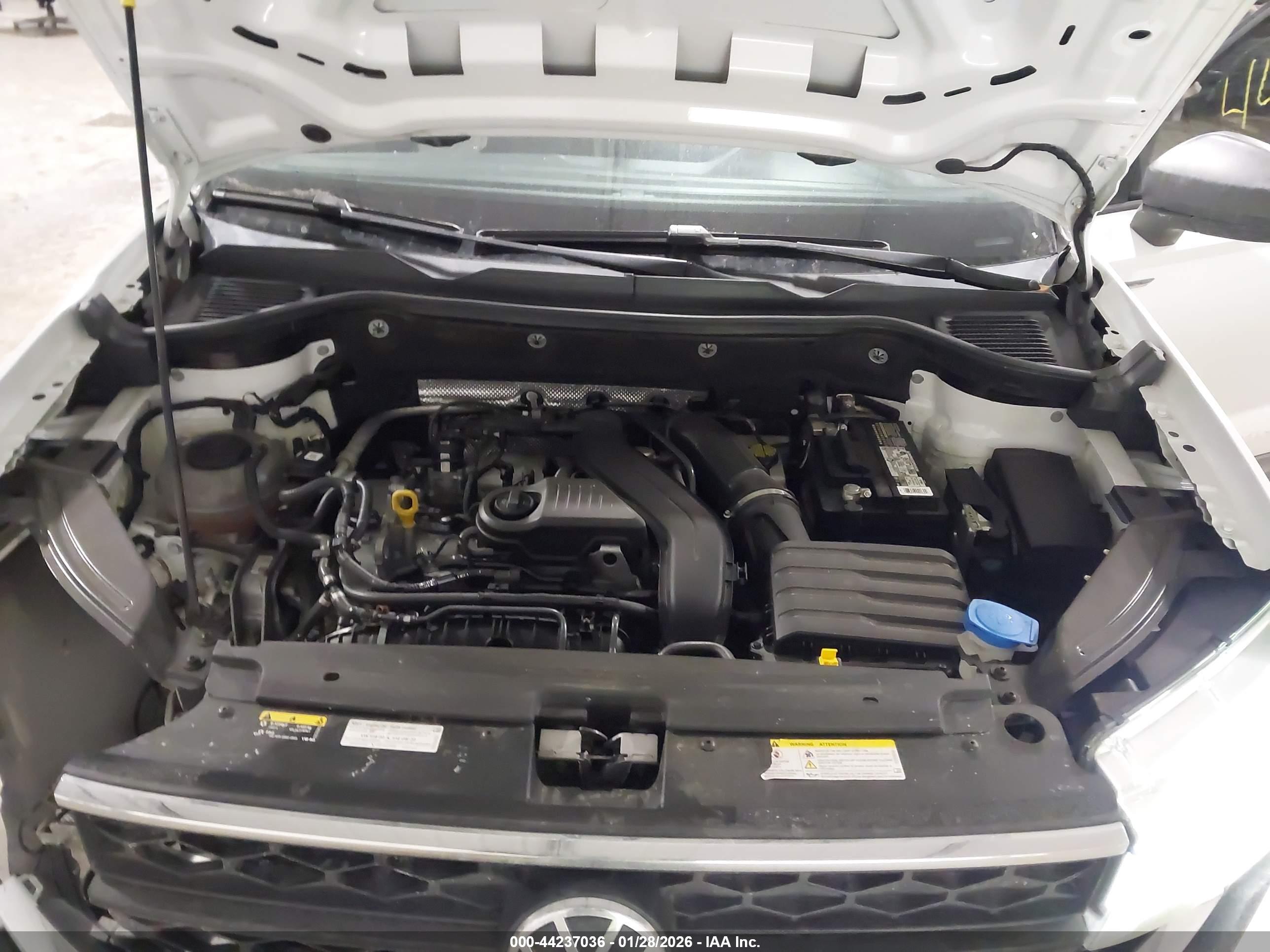VOLKSWAGEN TAOS image 10