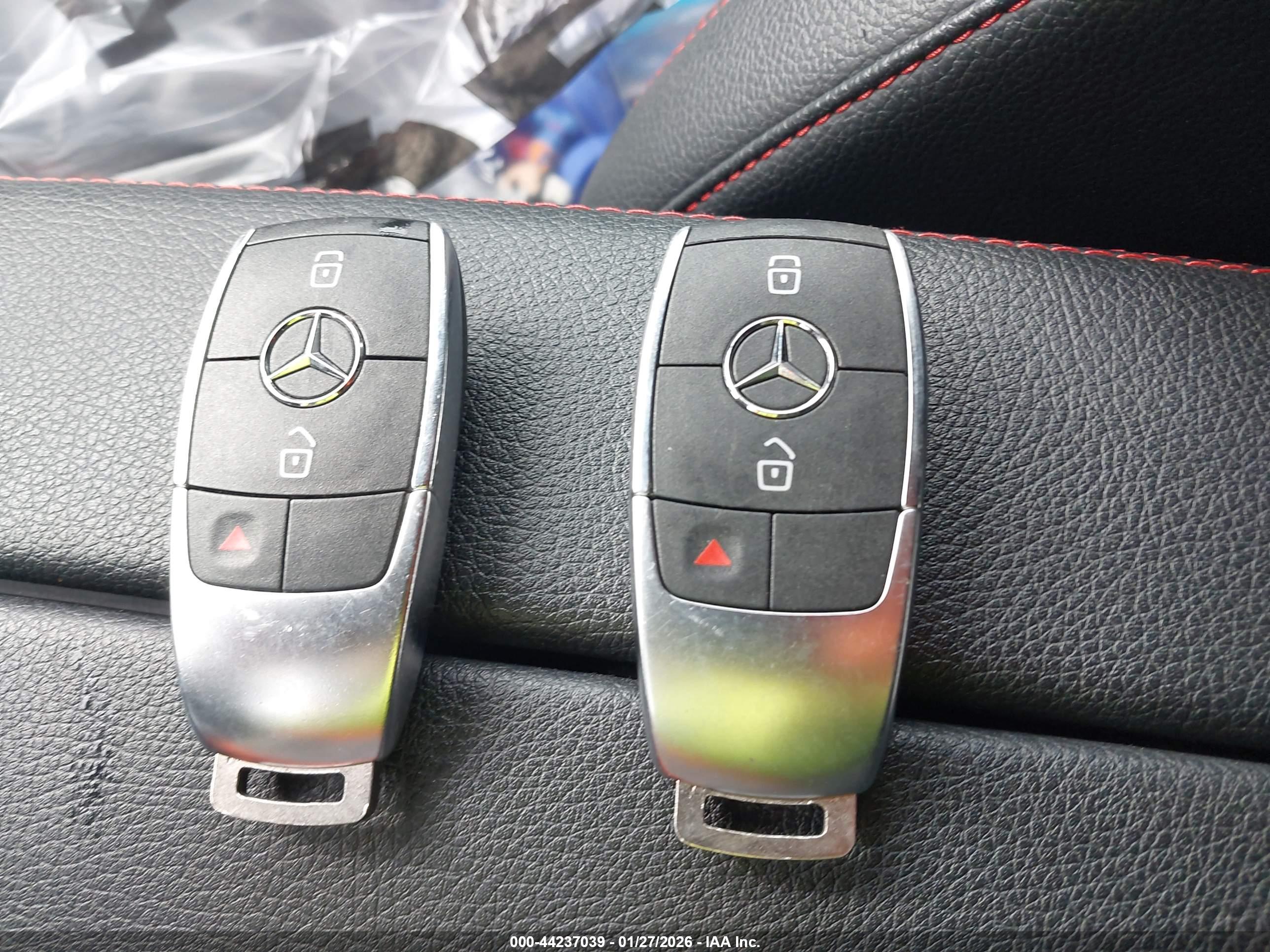 MERCEDES-BENZ GLA image 11
