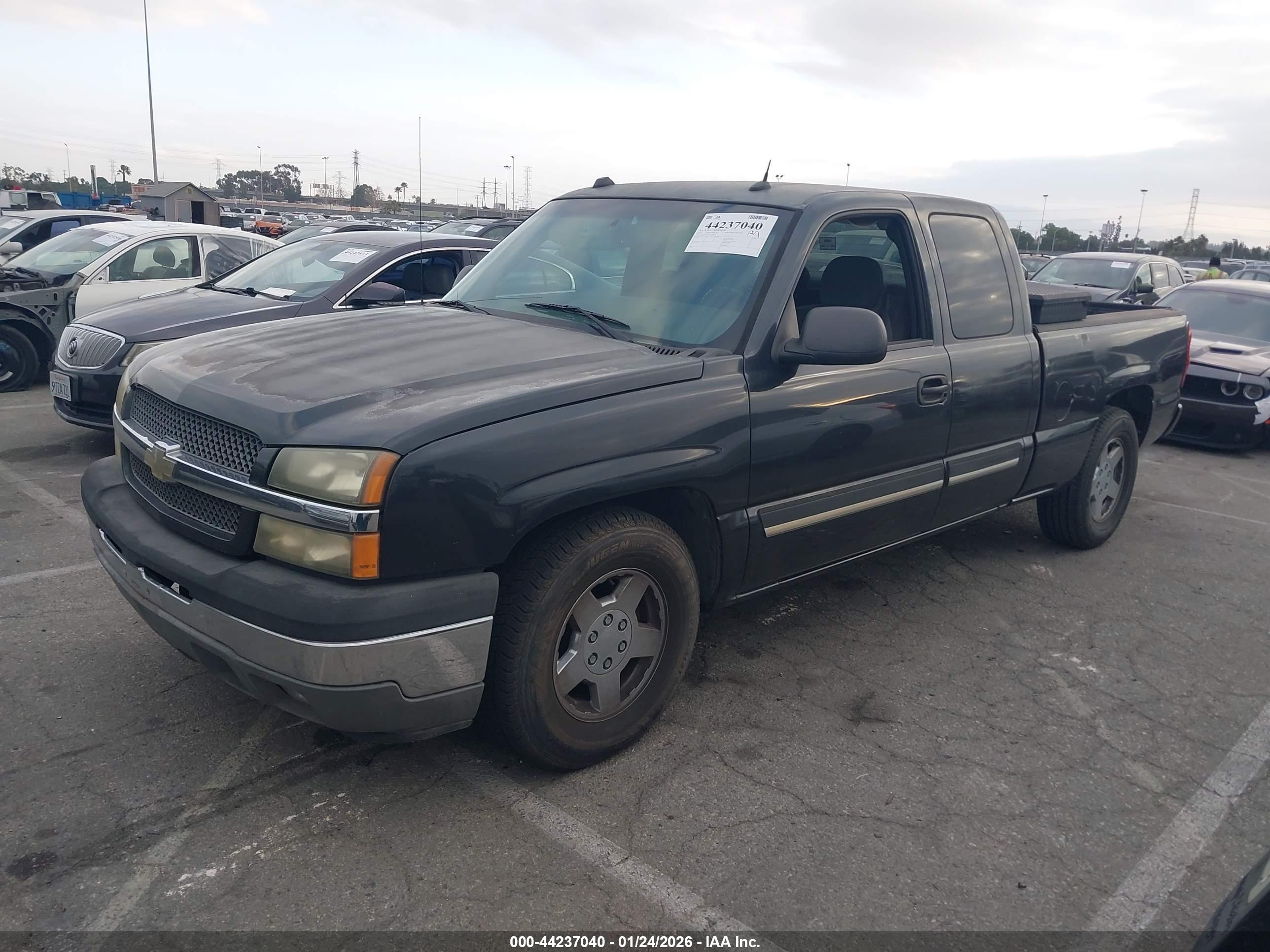 CHEVROLET SILVERADO image 2