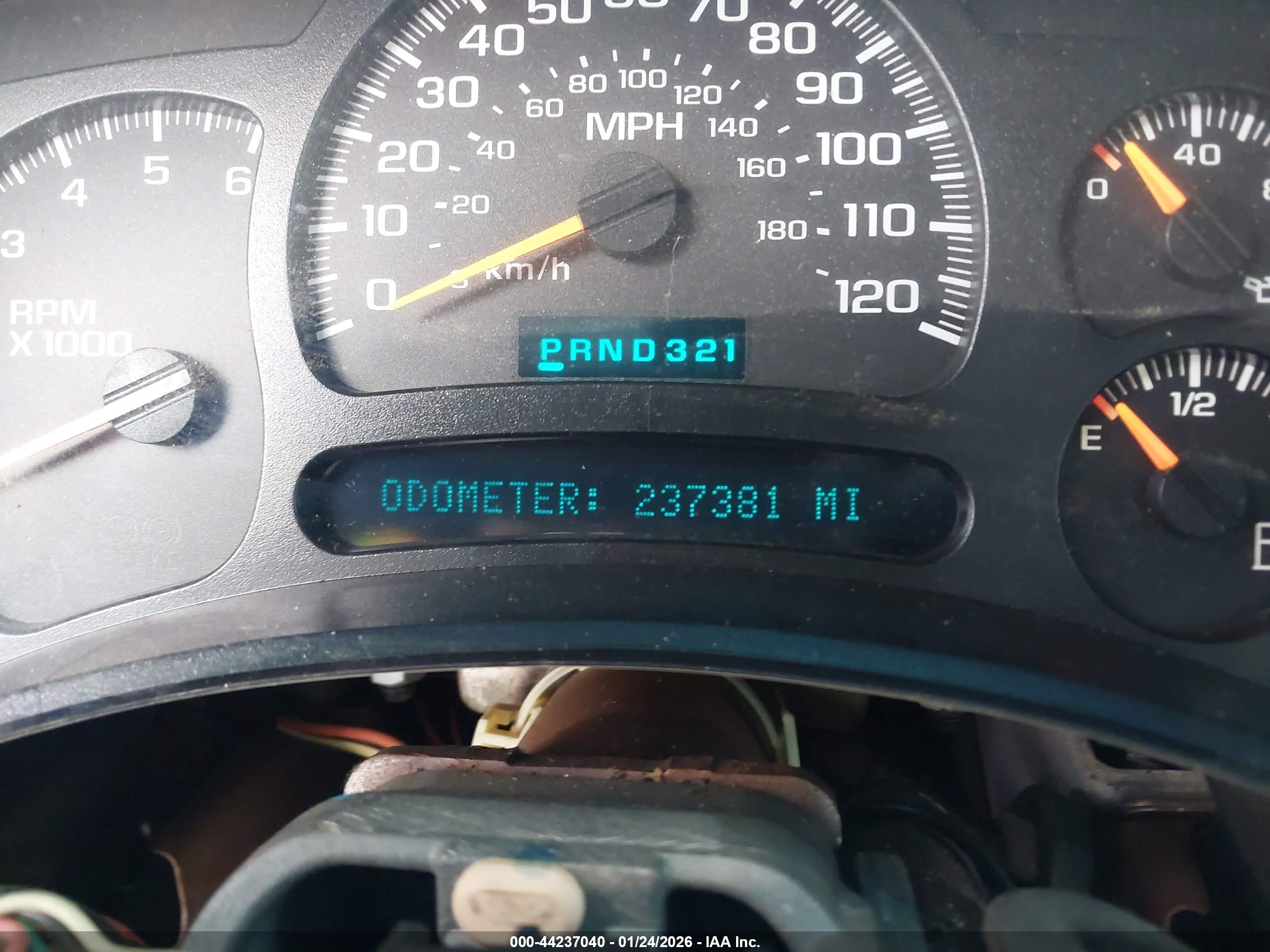 CHEVROLET SILVERADO image 7