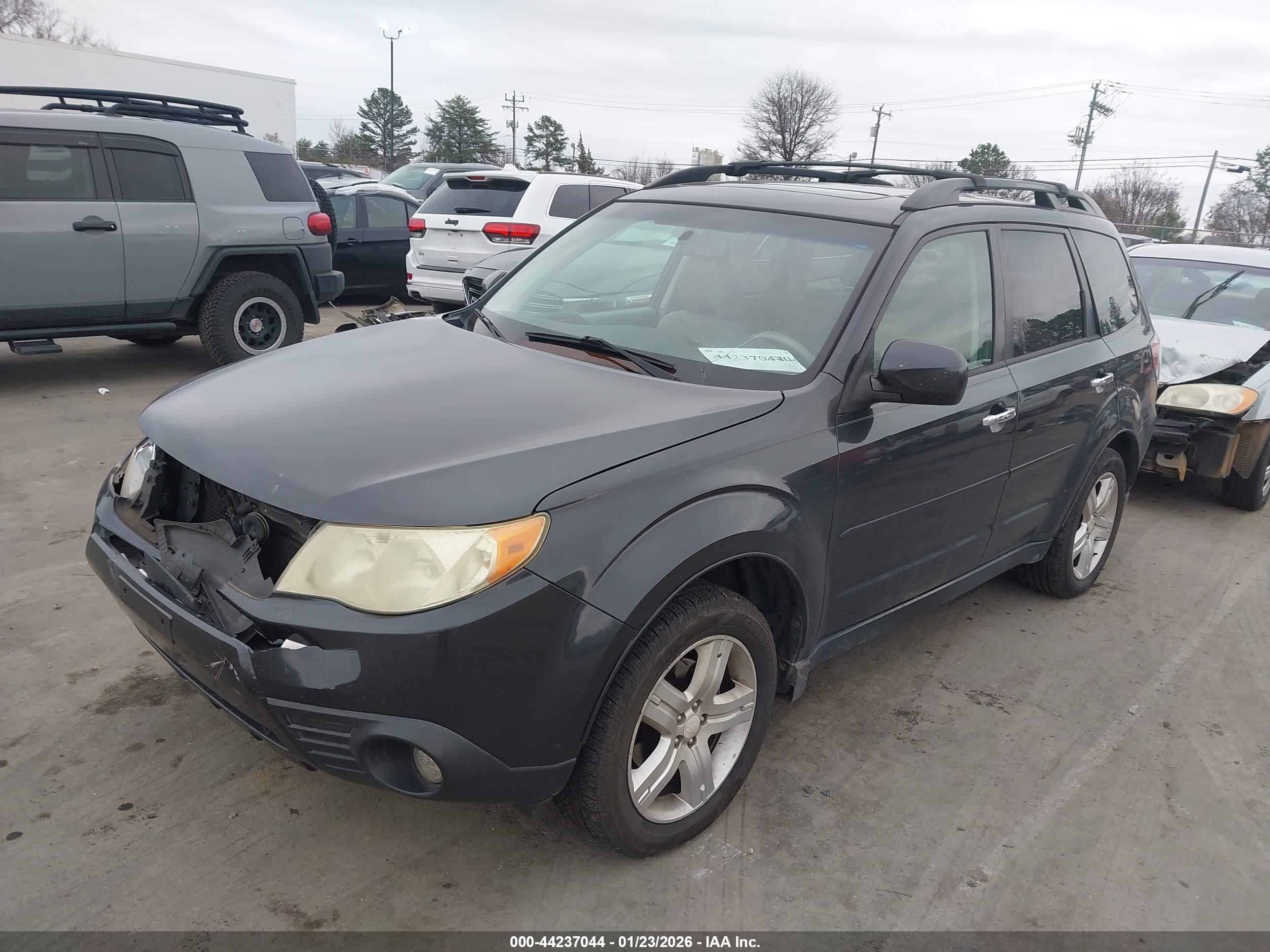 SUBARU FORESTER image 2