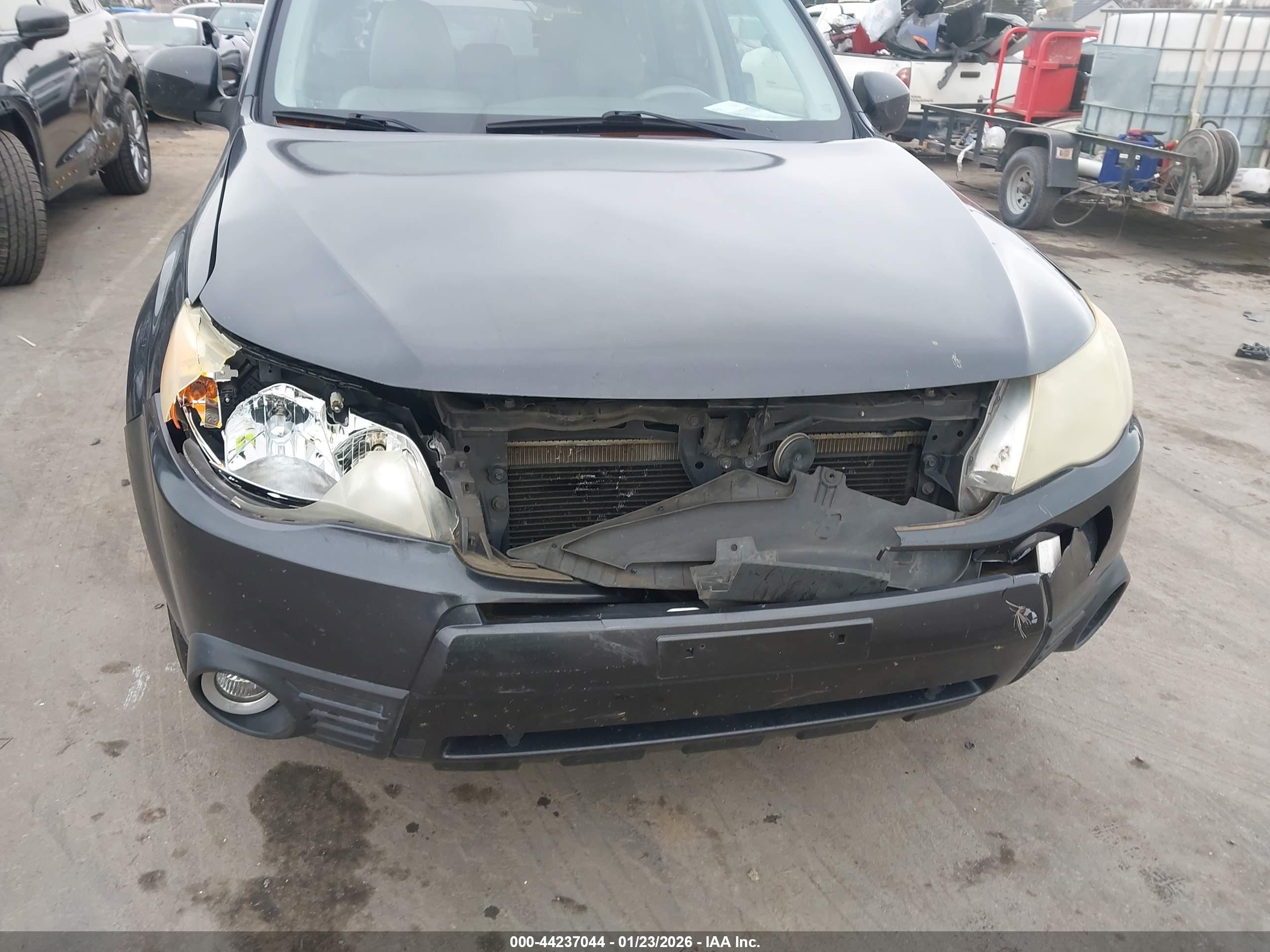 SUBARU FORESTER image 6