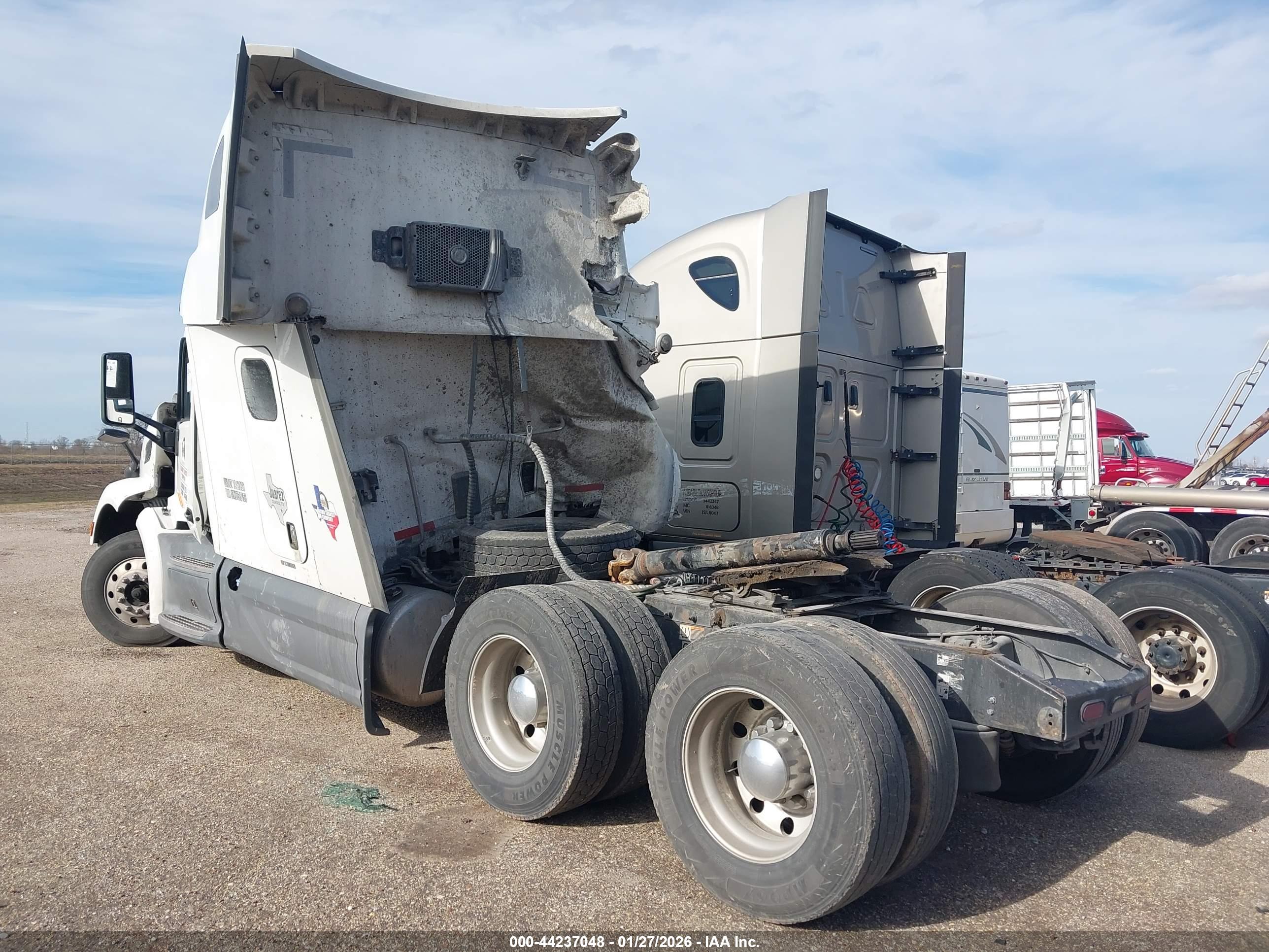PETERBILT 579 image 3