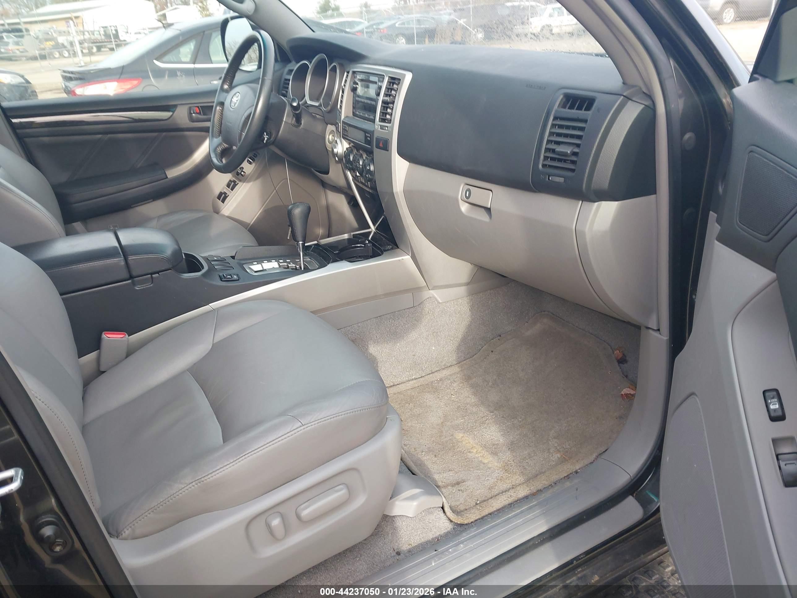 TOYOTA 4RUNNER image 5