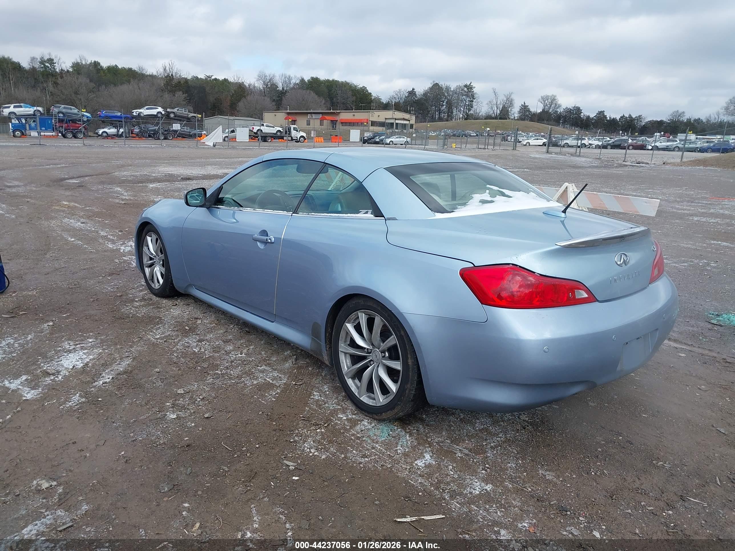 INFINITI G37 image 3
