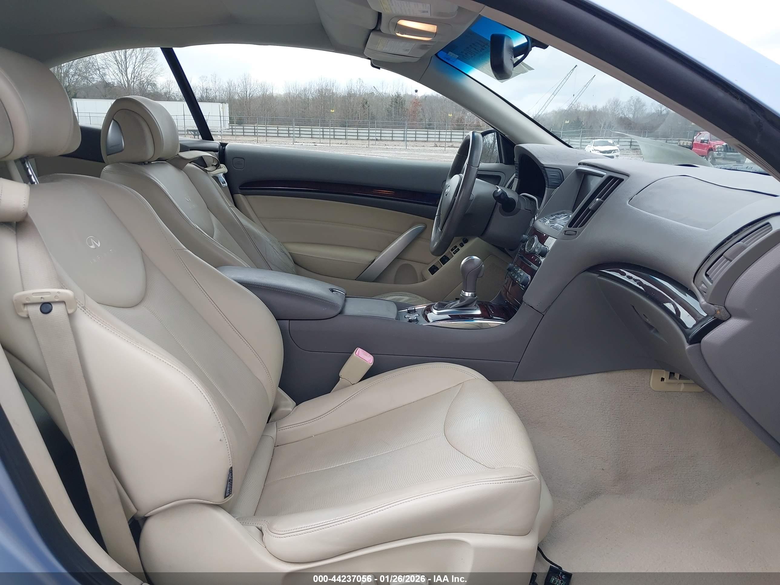 INFINITI G37 image 5