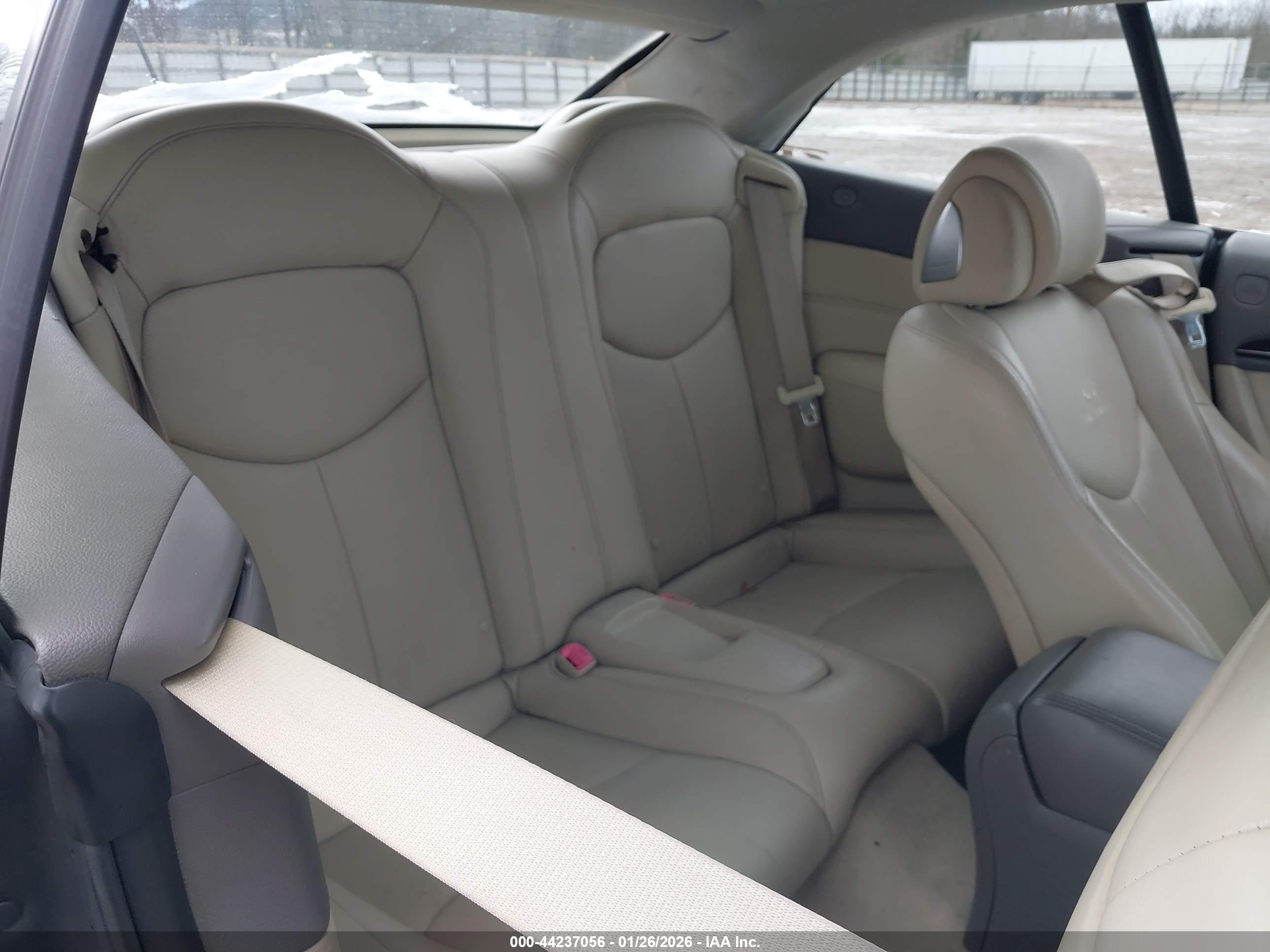 INFINITI G37 image 8