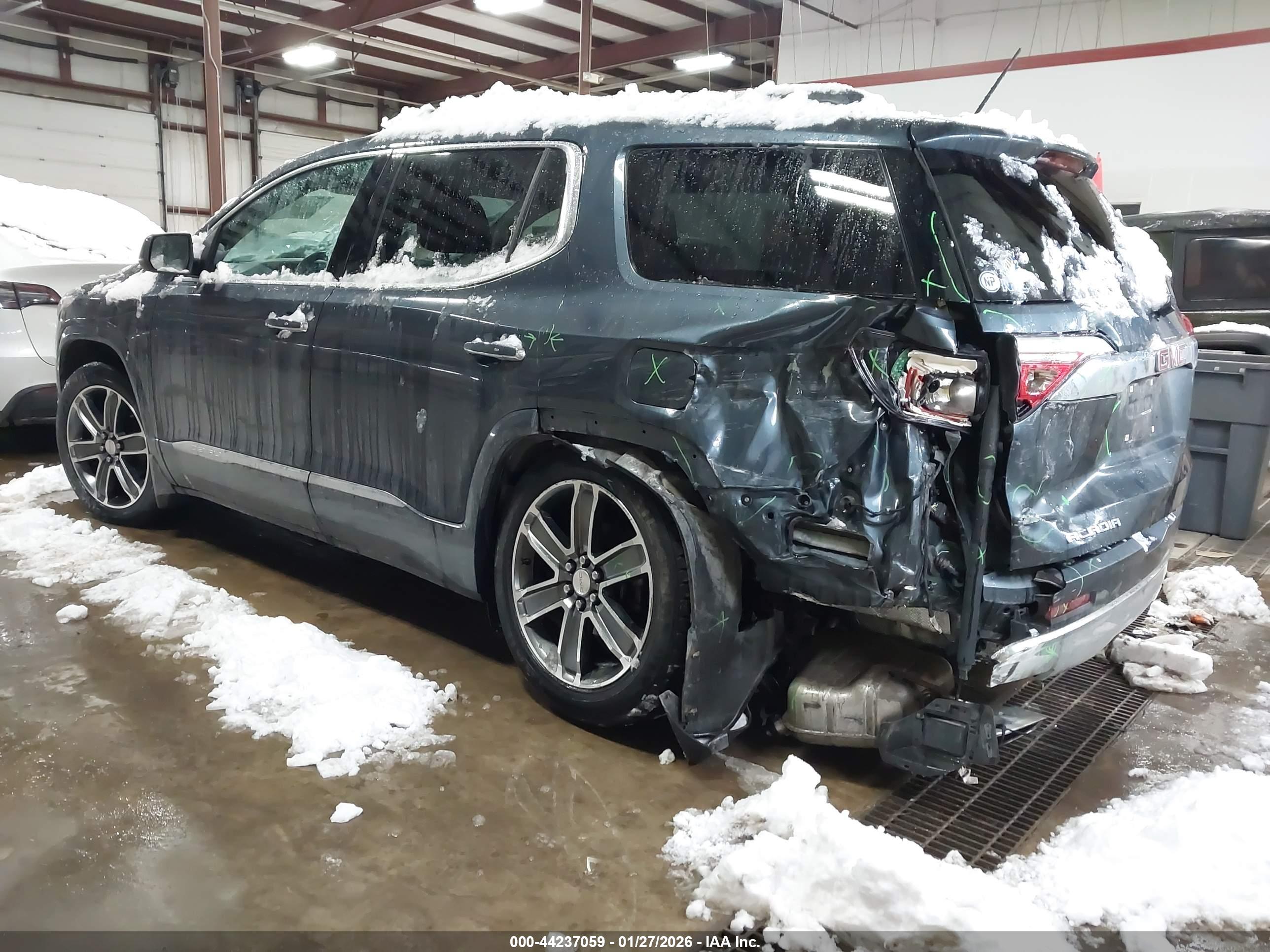 GMC ACADIA image 3