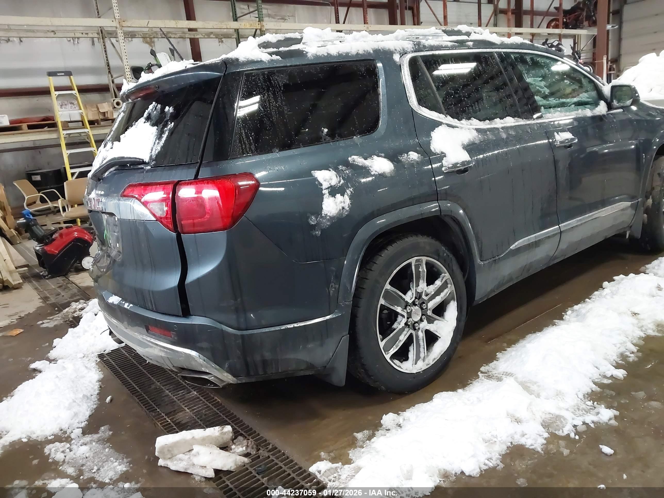 GMC ACADIA image 4