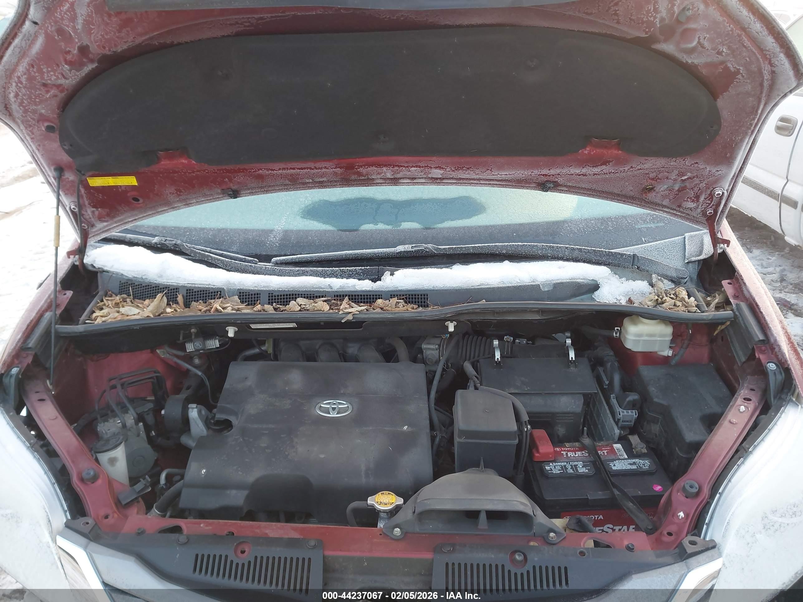 TOYOTA SIENNA image 10