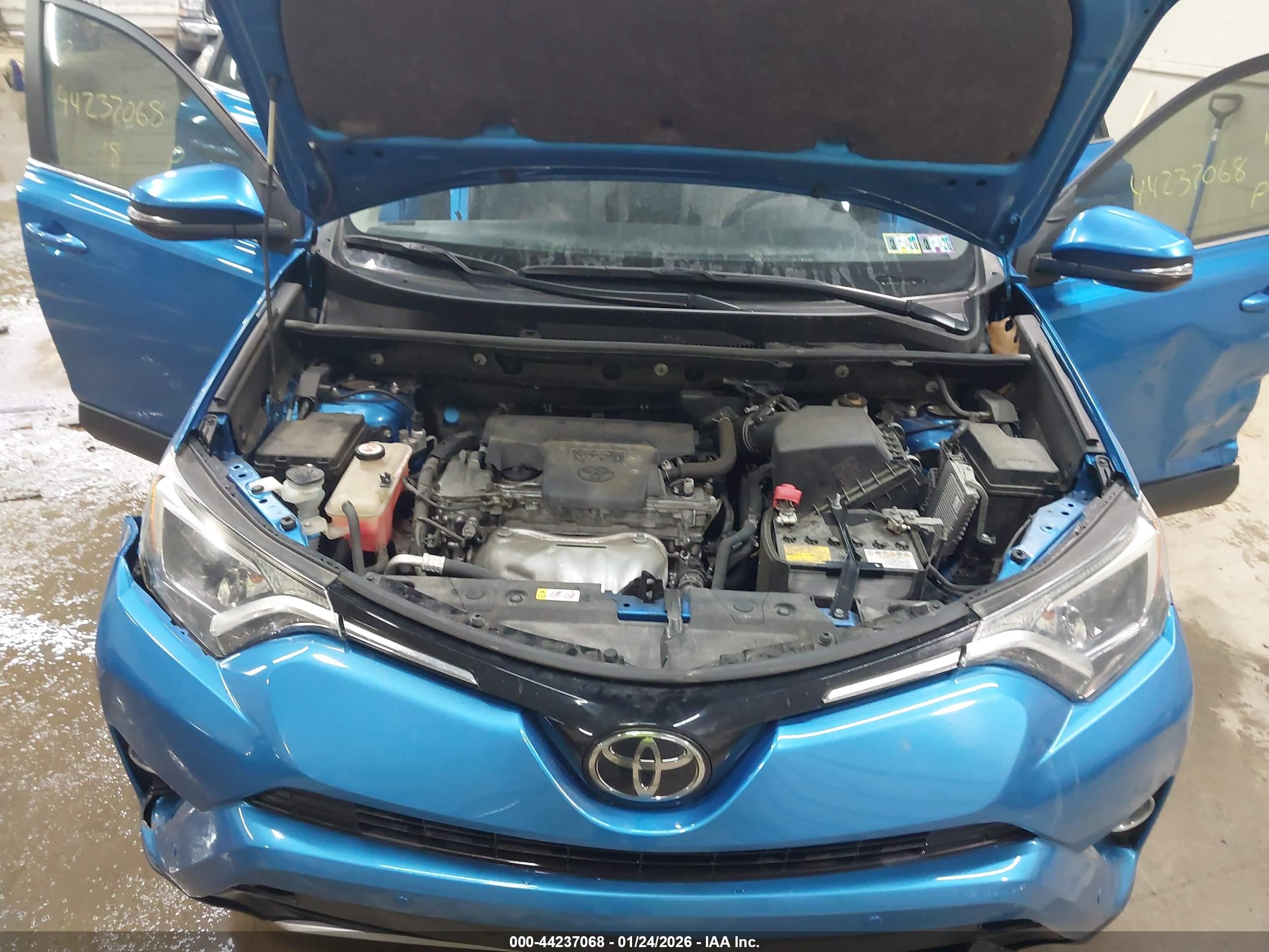 TOYOTA RAV4 image 10
