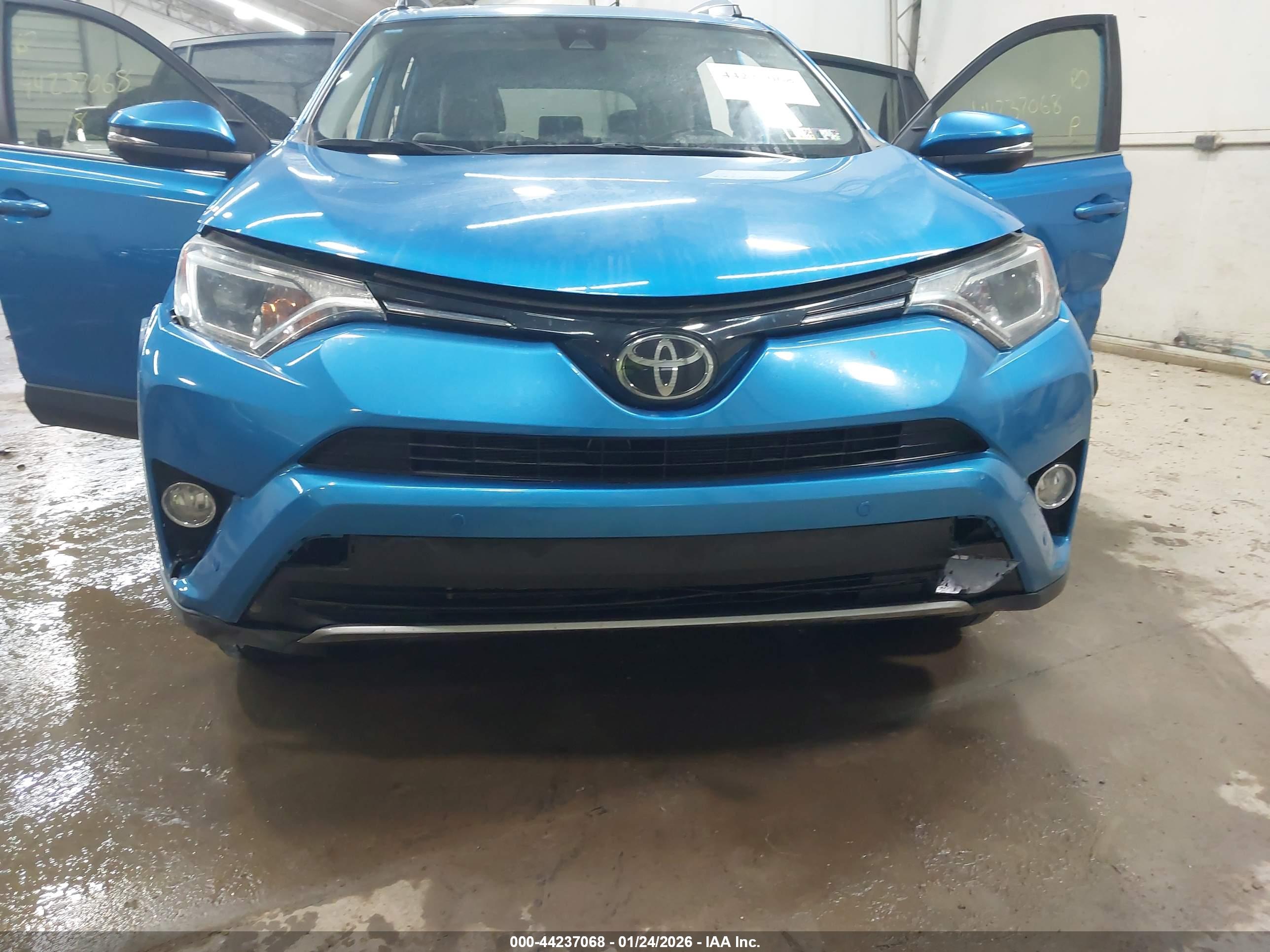 TOYOTA RAV4 image 6