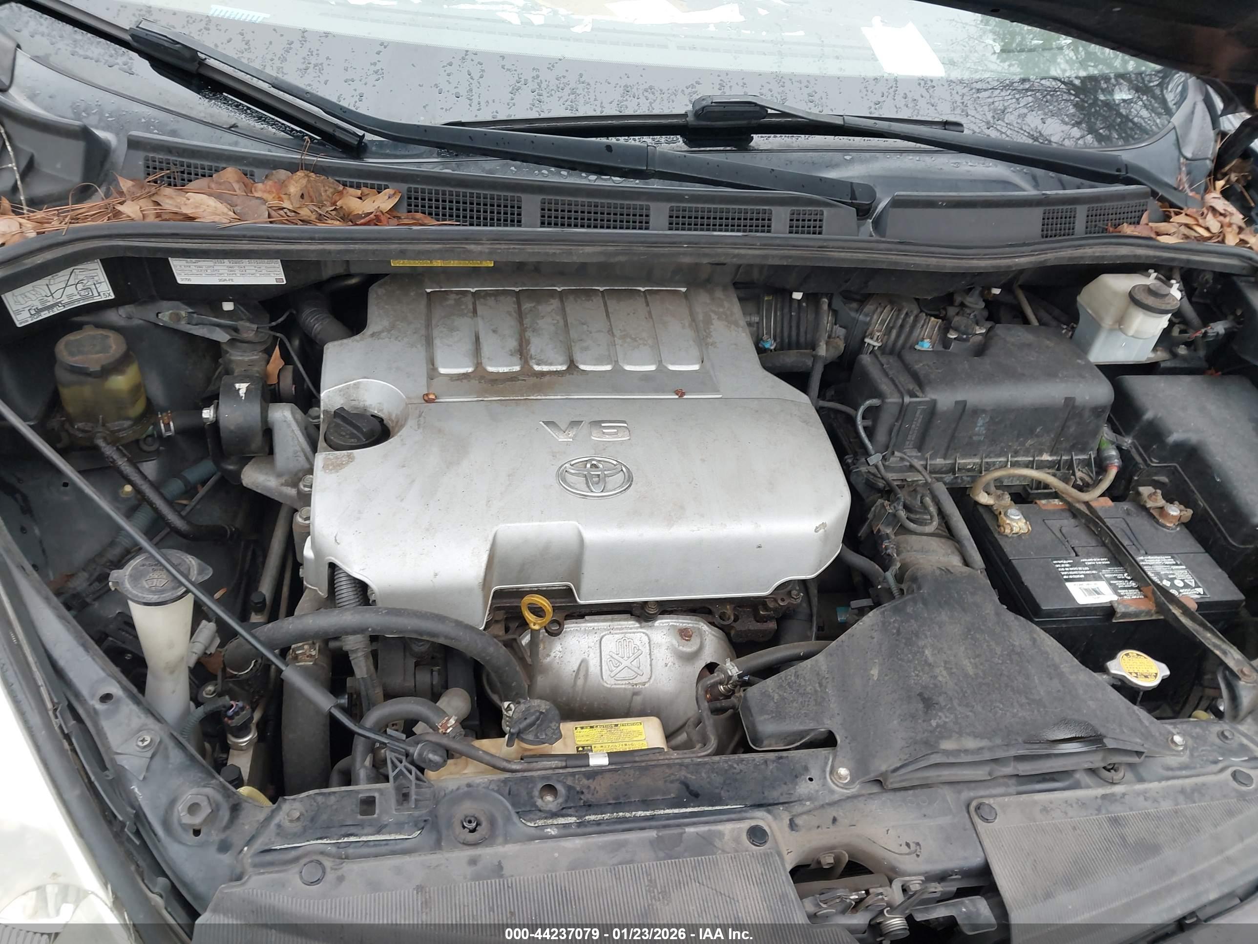 TOYOTA SIENNA image 10